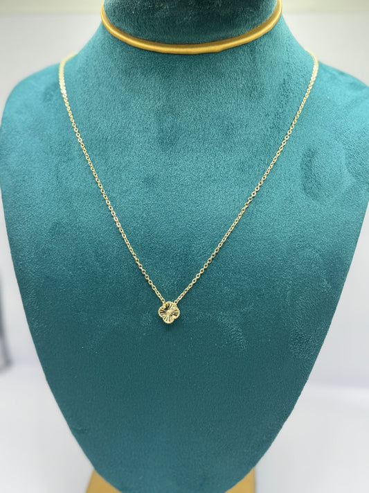 ✨ 14K Gold Clover Pendant Necklace – for Women ✨