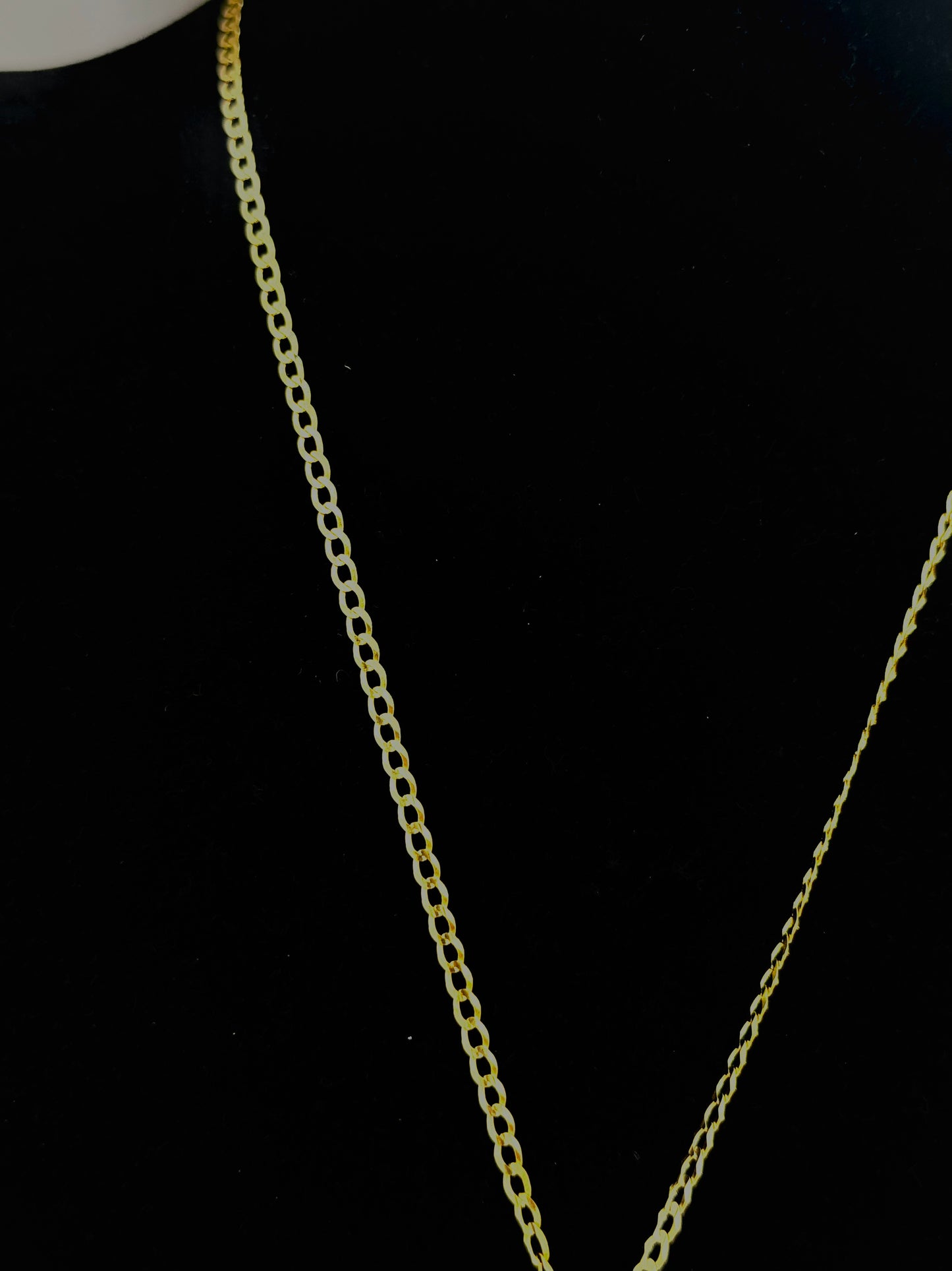 Single tone Cuban chain necklace with Virgin Mary pendant