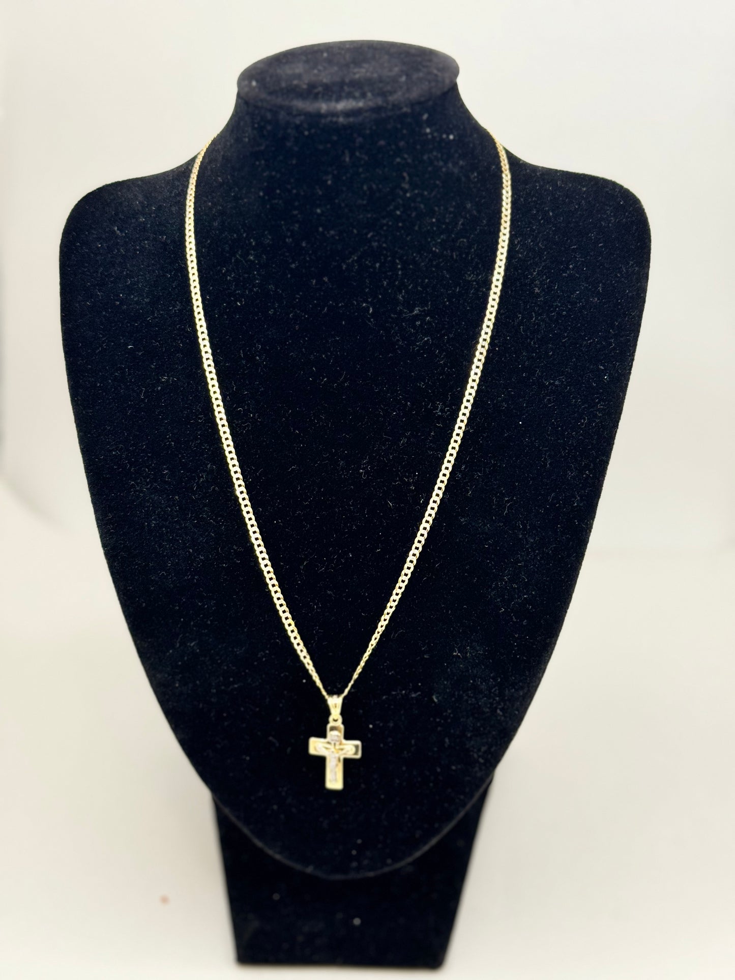 14k gold 18-inch 2-tone chain features a beautifully crafted Jesus pendant