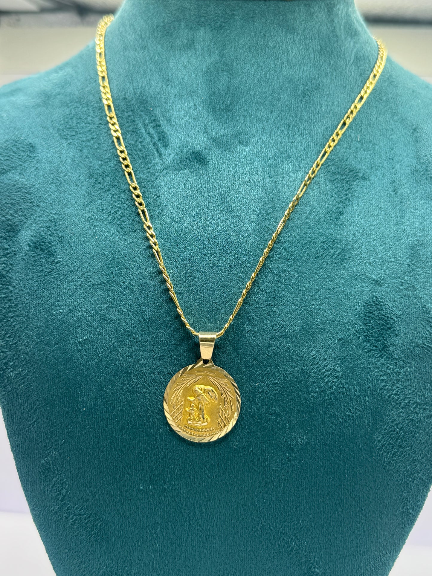 ✨ 14K Gold Figaro Link Chain with Angel Pendant – 18” ✨