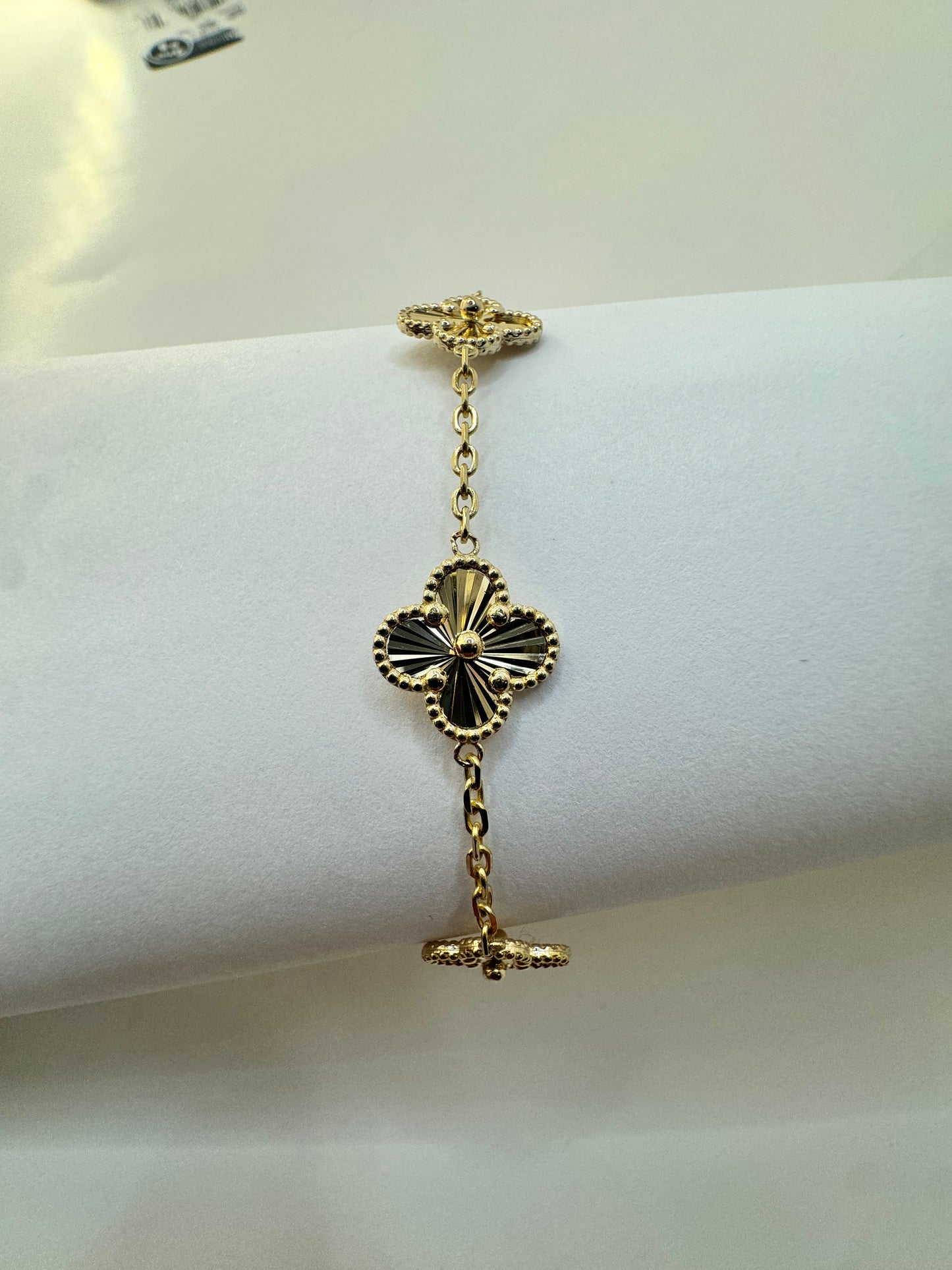 14K Gold Clover Bracelet – Timeless Elegance & Good Fortune