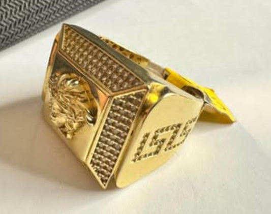 14k Gold ring with lion design