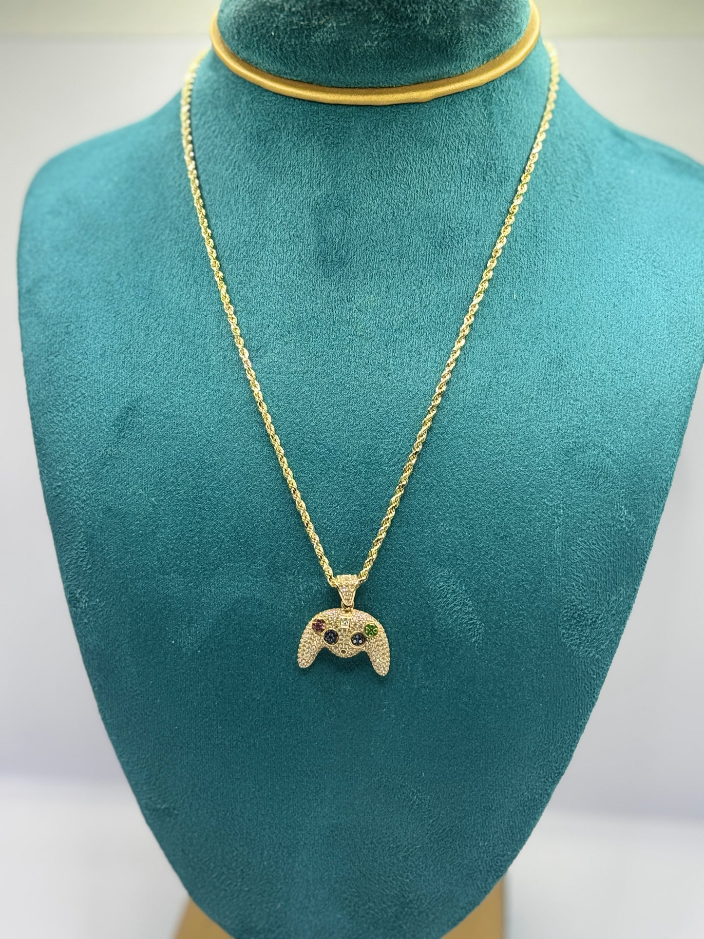 ๐ฎ 14K Gold Rope Chain with Controller Pendant โ 16โ / 6g for Him