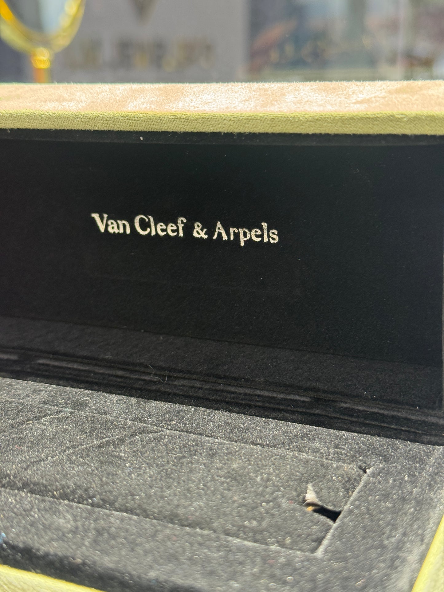 π 18K Gold VL Clover Bracelet for Women β 7.5 Inches π