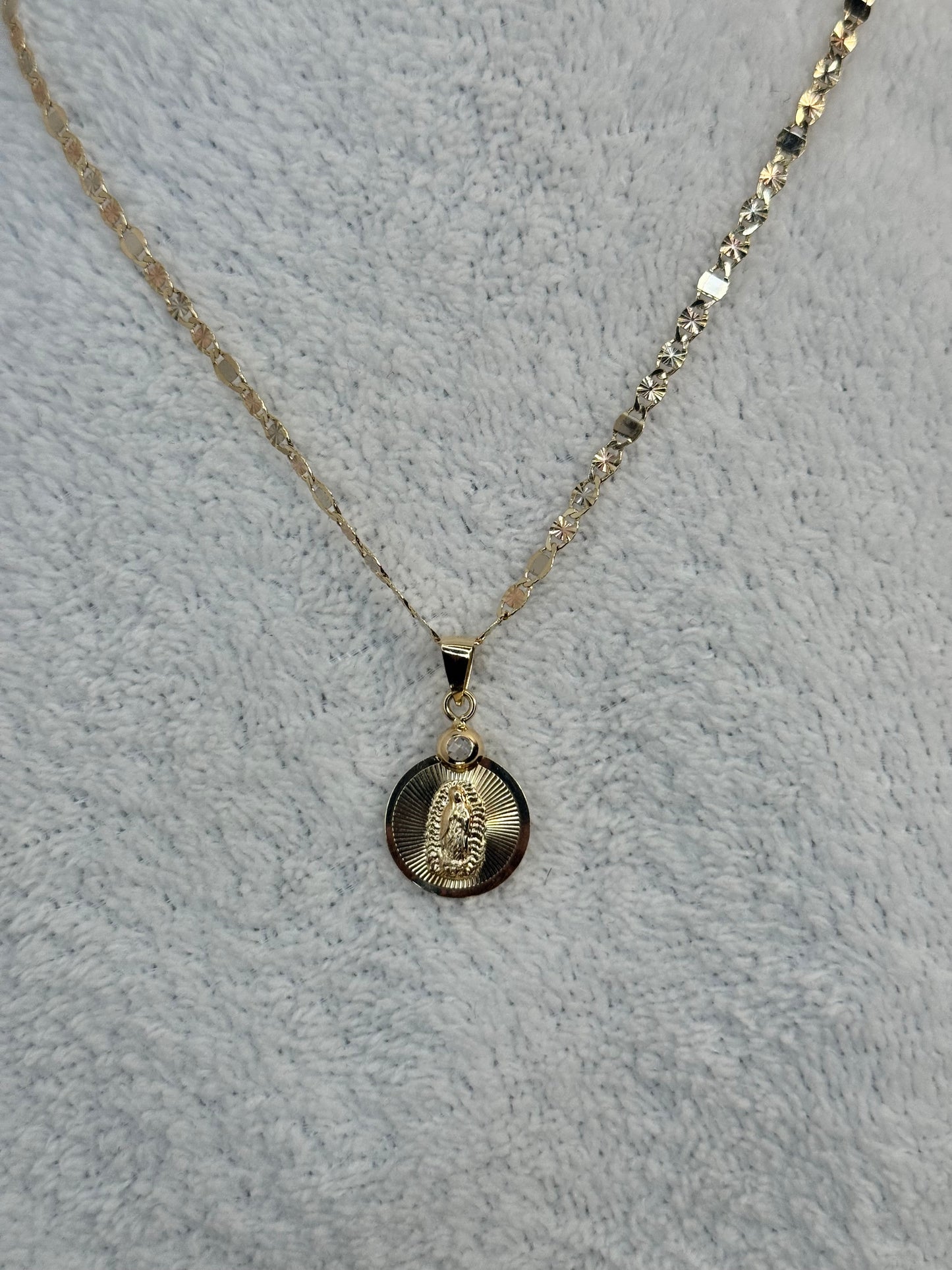 14k Gold 3 tone chain necklace with Virgin Mary pendant