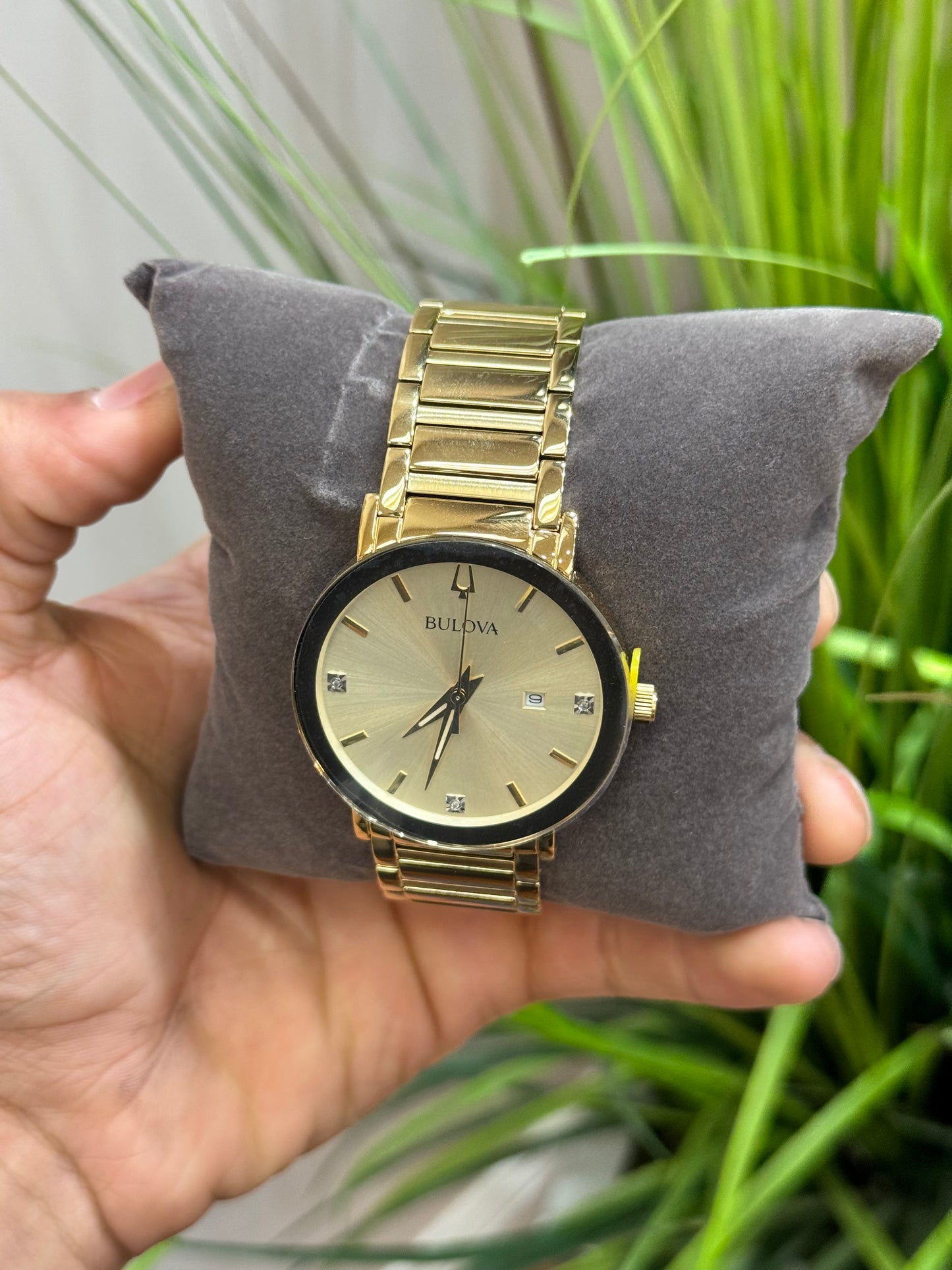 Men's Futuro Diamond Dress Diamond-Accent Gold-Tone Stainless Steel Bracelet Watch 42mm