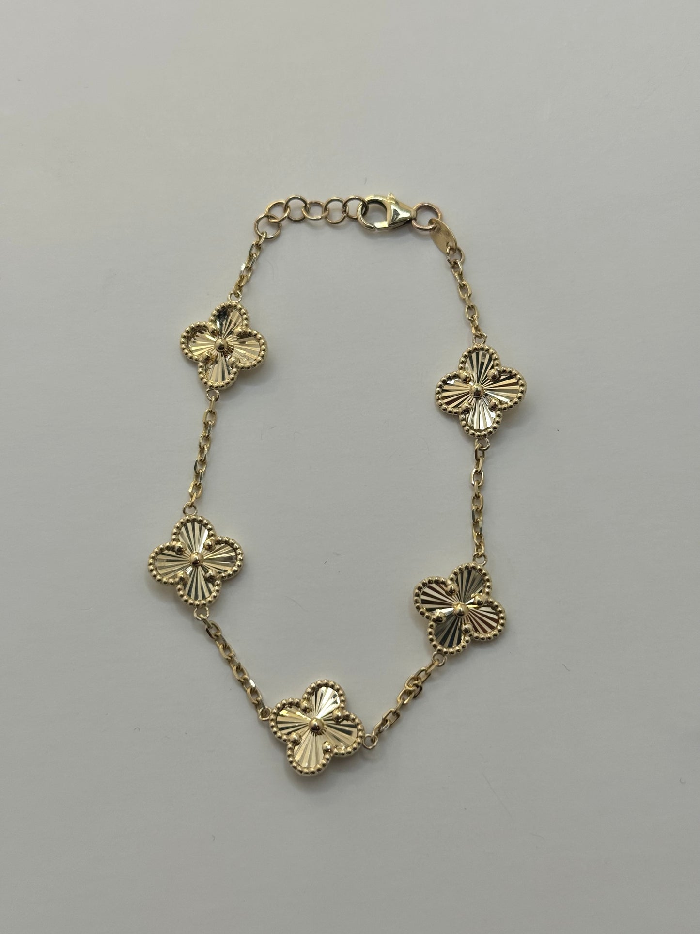 14K Gold Clover Bracelet – Timeless Elegance & Good Fortune