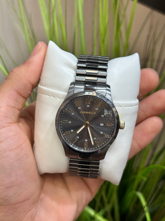 Traditional
CARAVELLE men’s watch with expansion bracelet