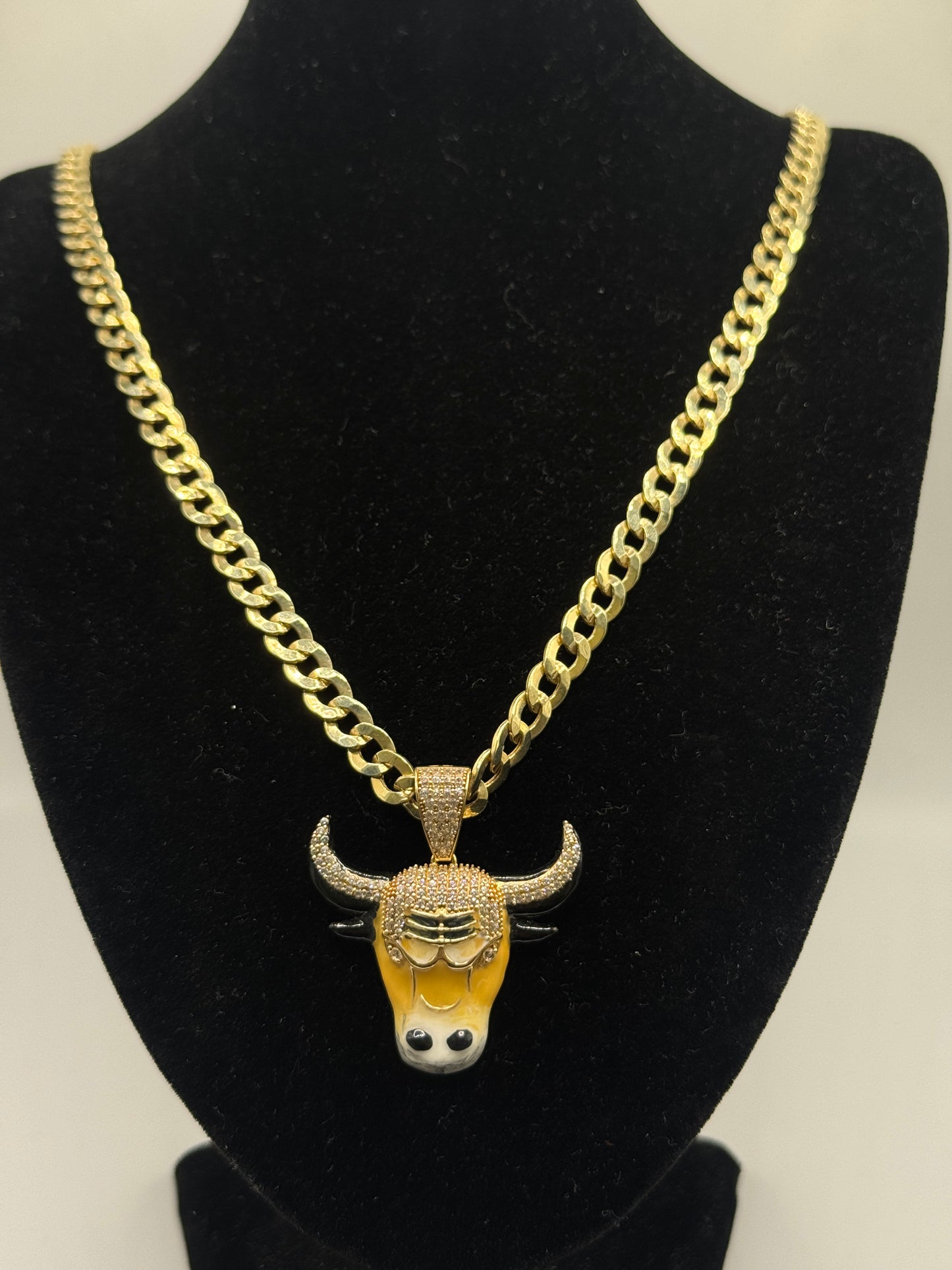 14K Gold Curb Link Chain – 6.6mm | 22” with Bull Head Pendant