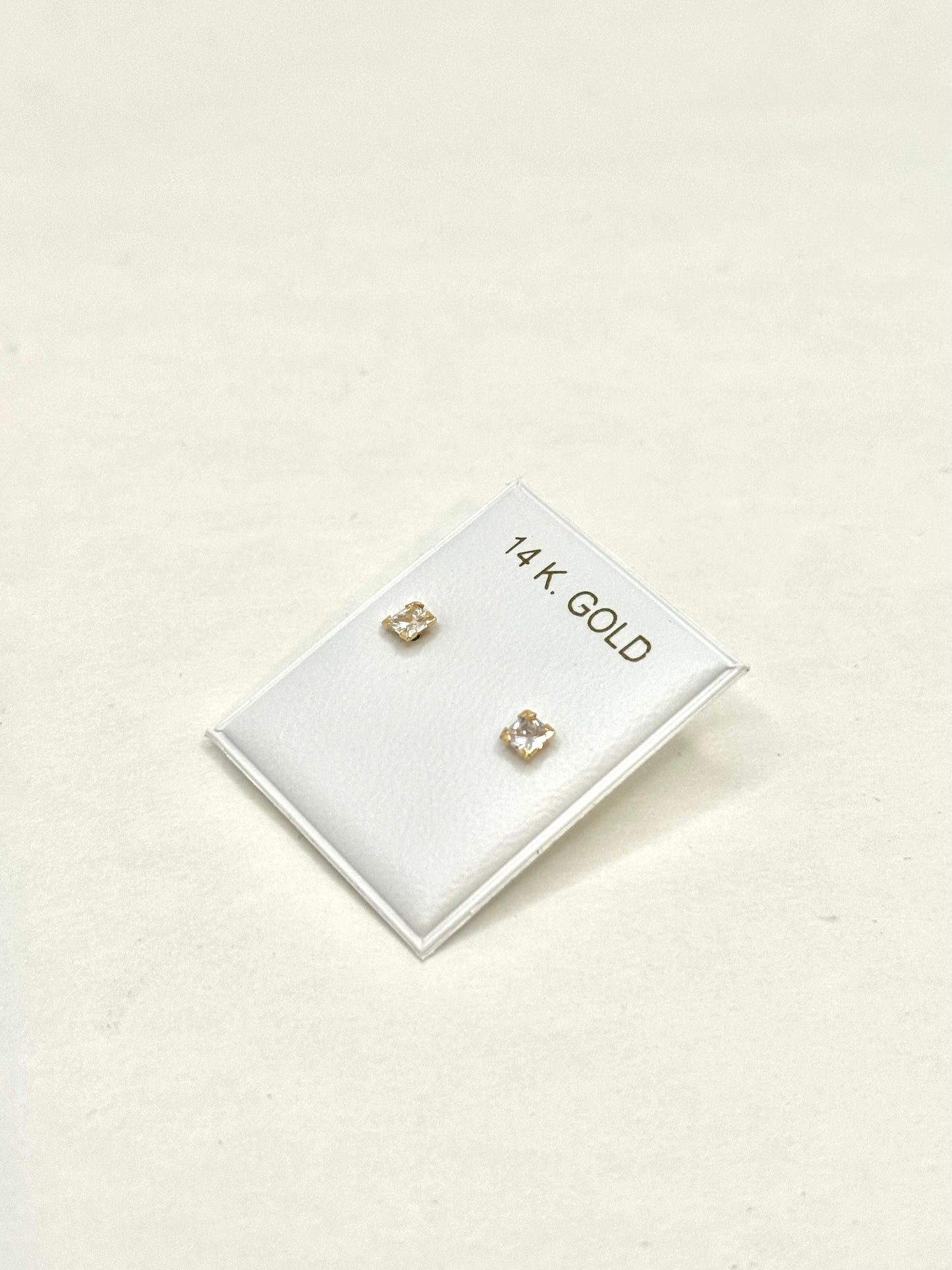 14k Gold Stud earring with cubic zirconia unisex