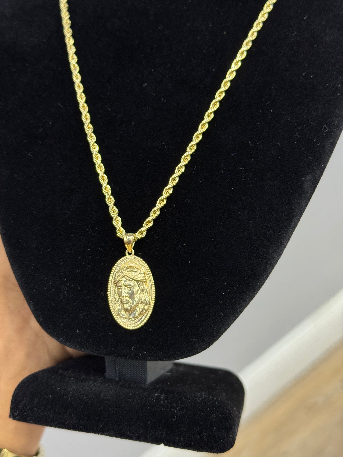 14K Gold Rope Chain with Jesus Face Pendant – 20” Necklace for Men