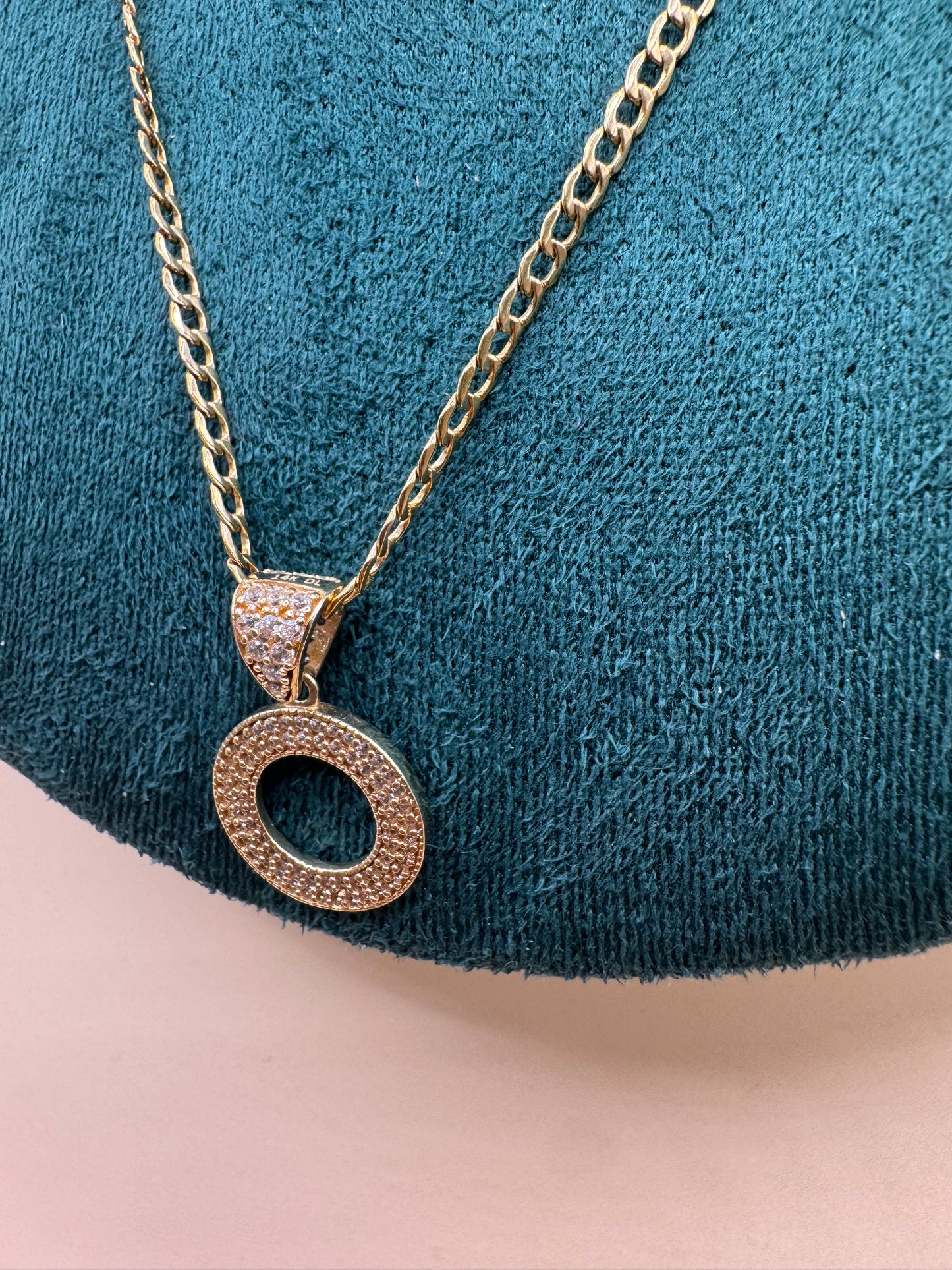 14K Gold Curb Link Necklace with Letter O Pendant – Personalized Everyday Luxury 20”