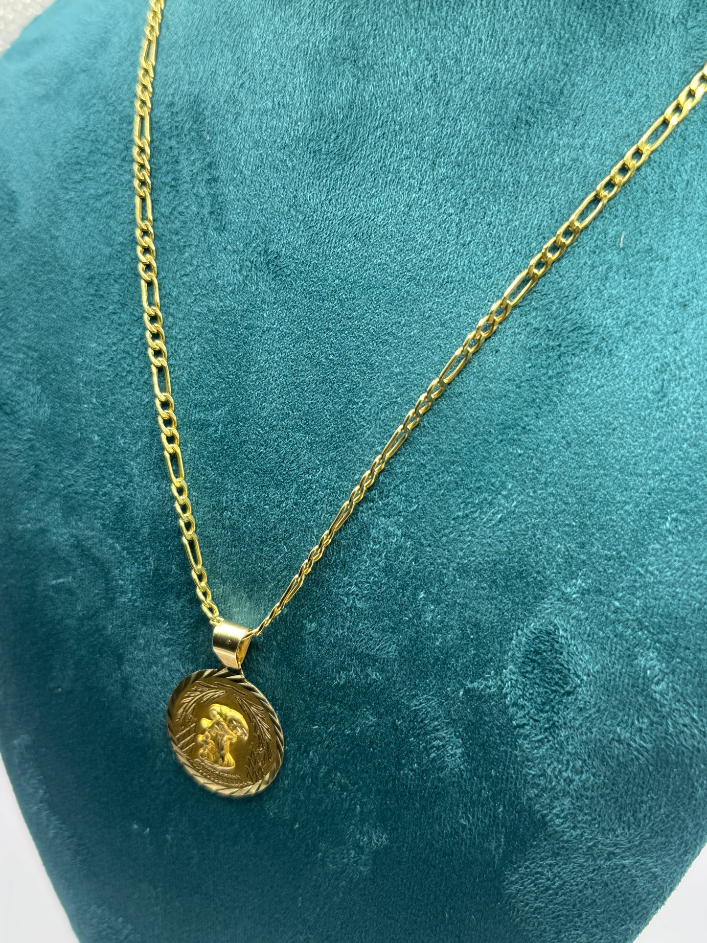 ✨ 14K Gold Figaro Link Chain with Angel Pendant – 18” ✨