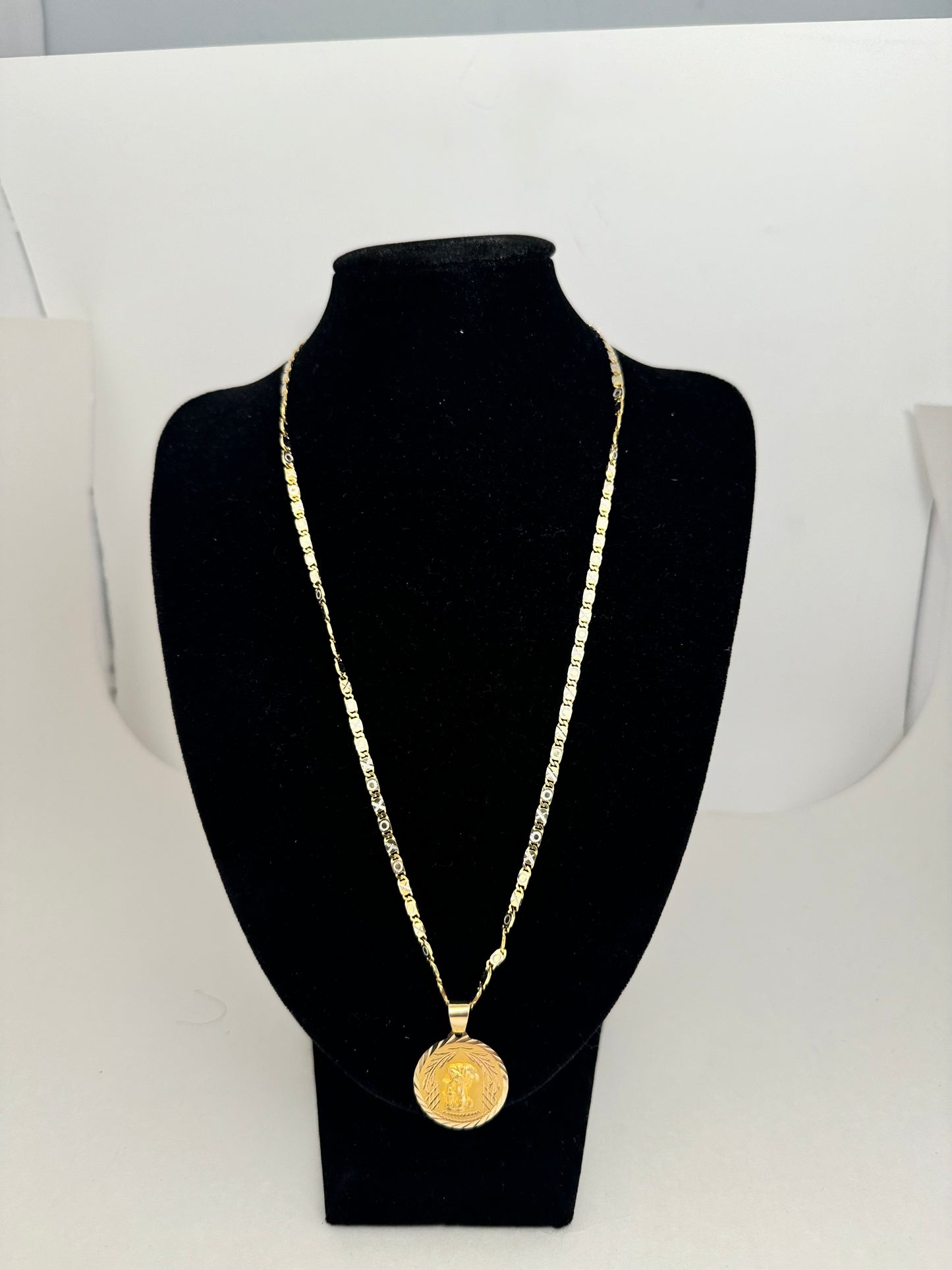 14k Gold chain xoxo necklace 20”inch with angel pendant
