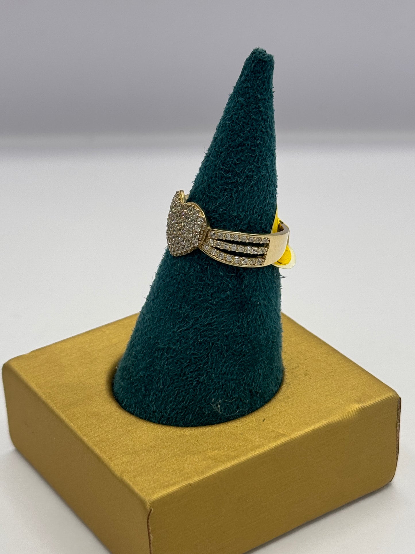 💎 Women’s 14K Gold Heart Ring – Sparkle with Love 💎