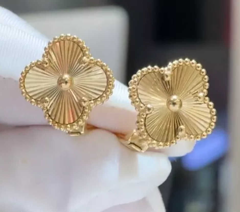14k gold Clover Leaf Ear studs
