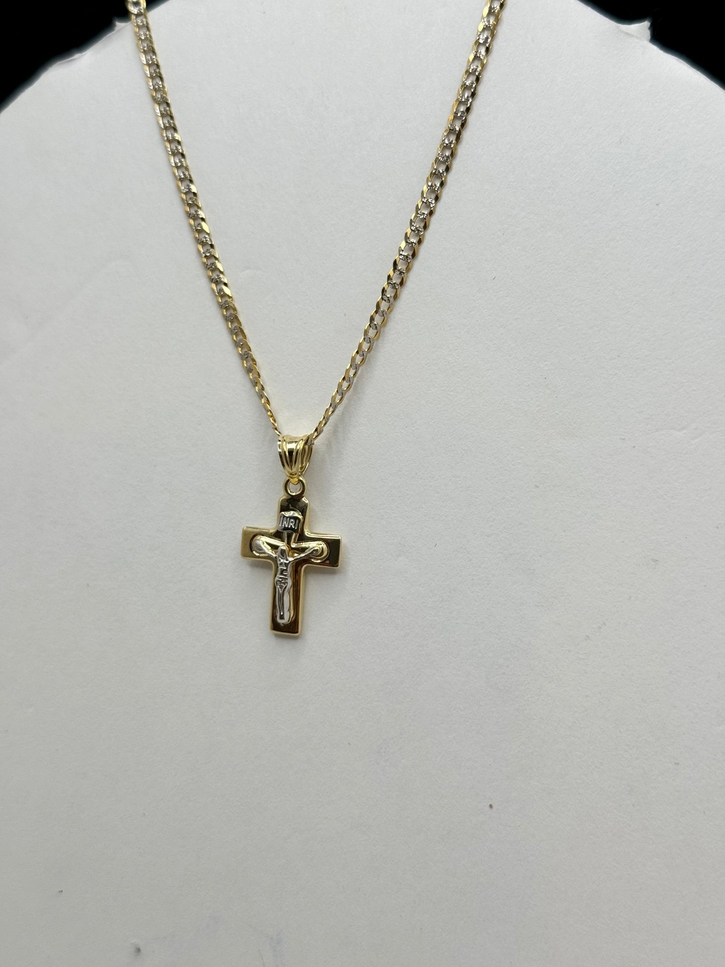 14k gold 18-inch 2-tone chain features a beautifully crafted Jesus pendant