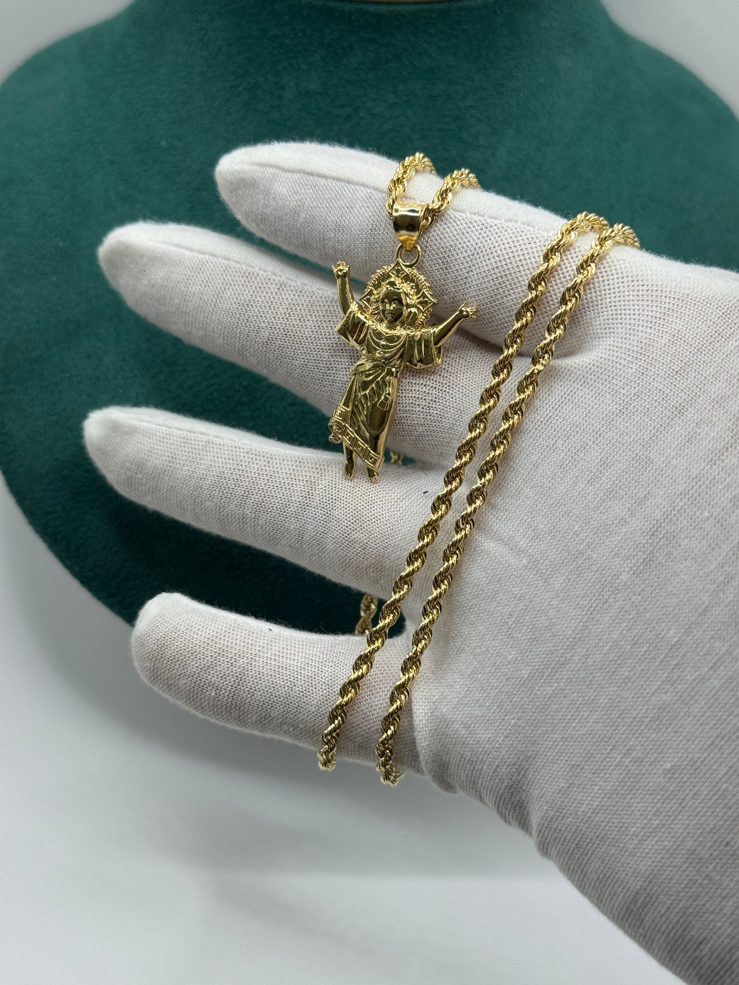 14K Gold Rope Chain – 24” with Divine Child Pendant (3mm Chain)