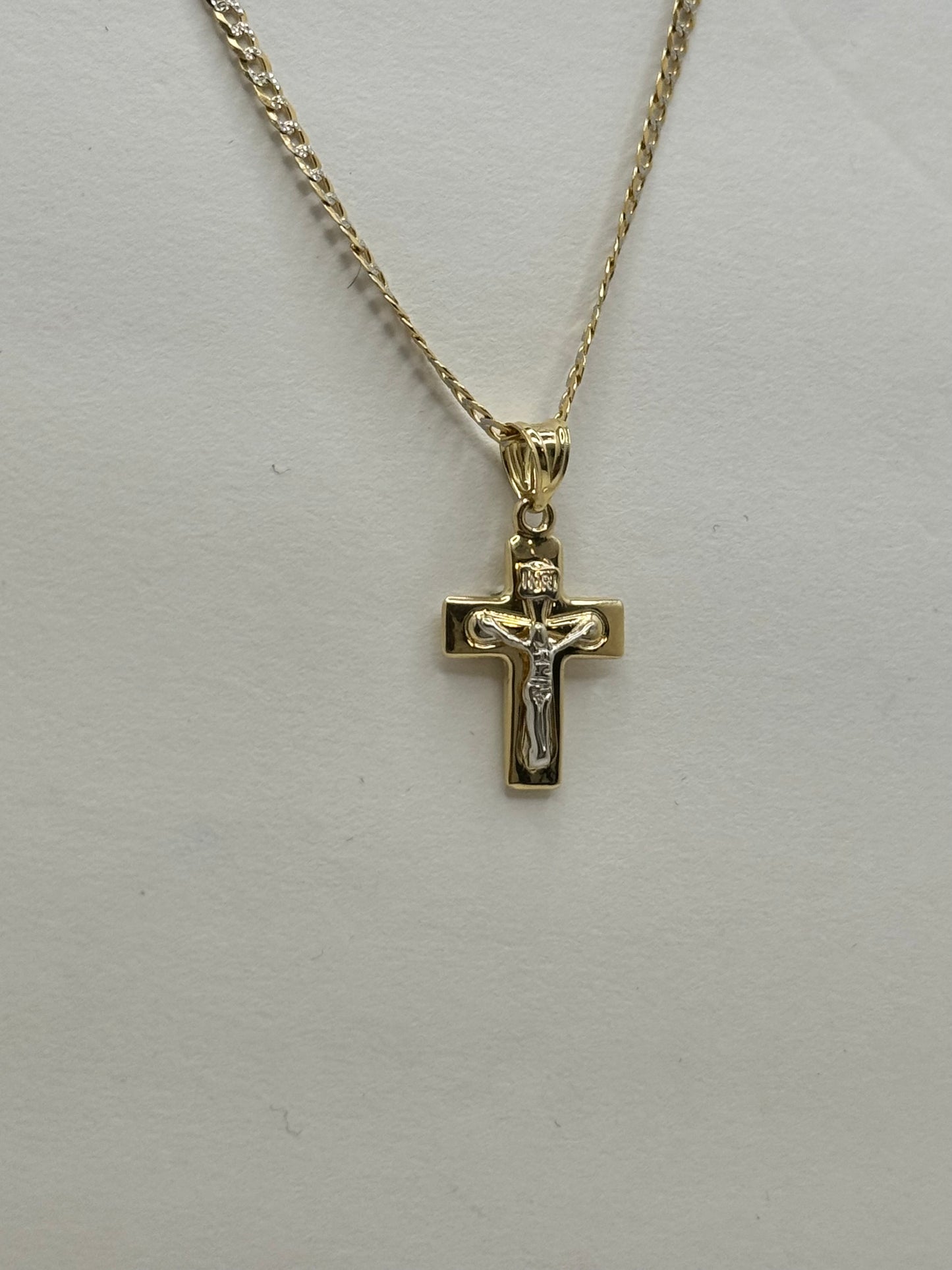 14k gold 18-inch 2-tone chain features a beautifully crafted Jesus pendant