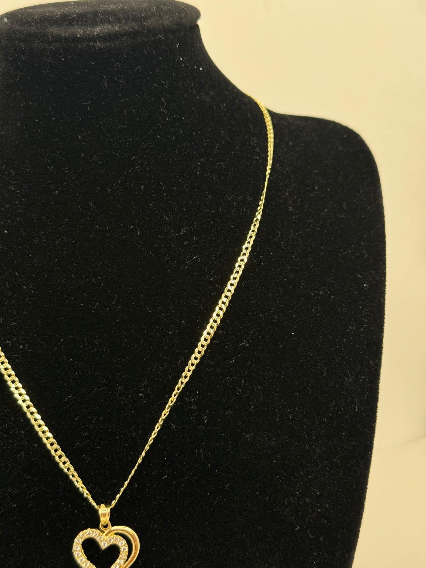 14k gold 18-inch 2-tone chain features a beautifully crafted Jesus pendant