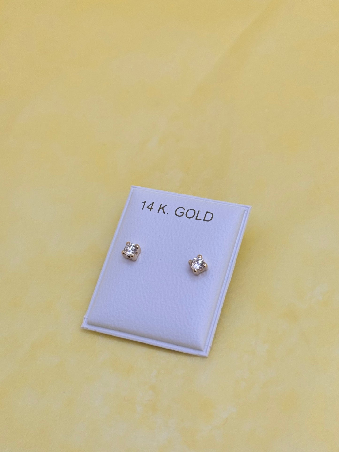 14k gold Cubic Zirconia stud earring Unisex