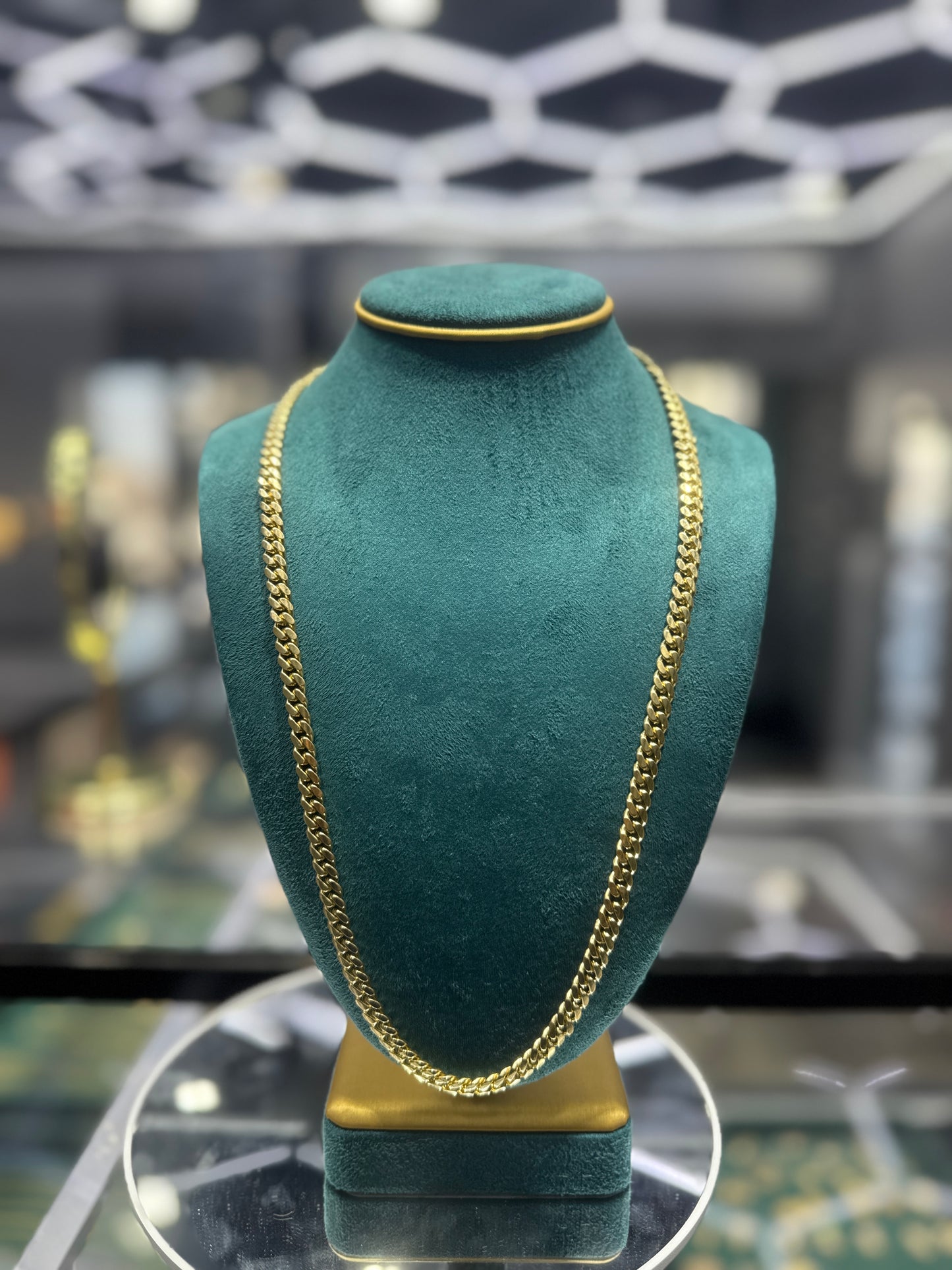 14K Gold Solid Cuban Link Chain – Pre-Owned