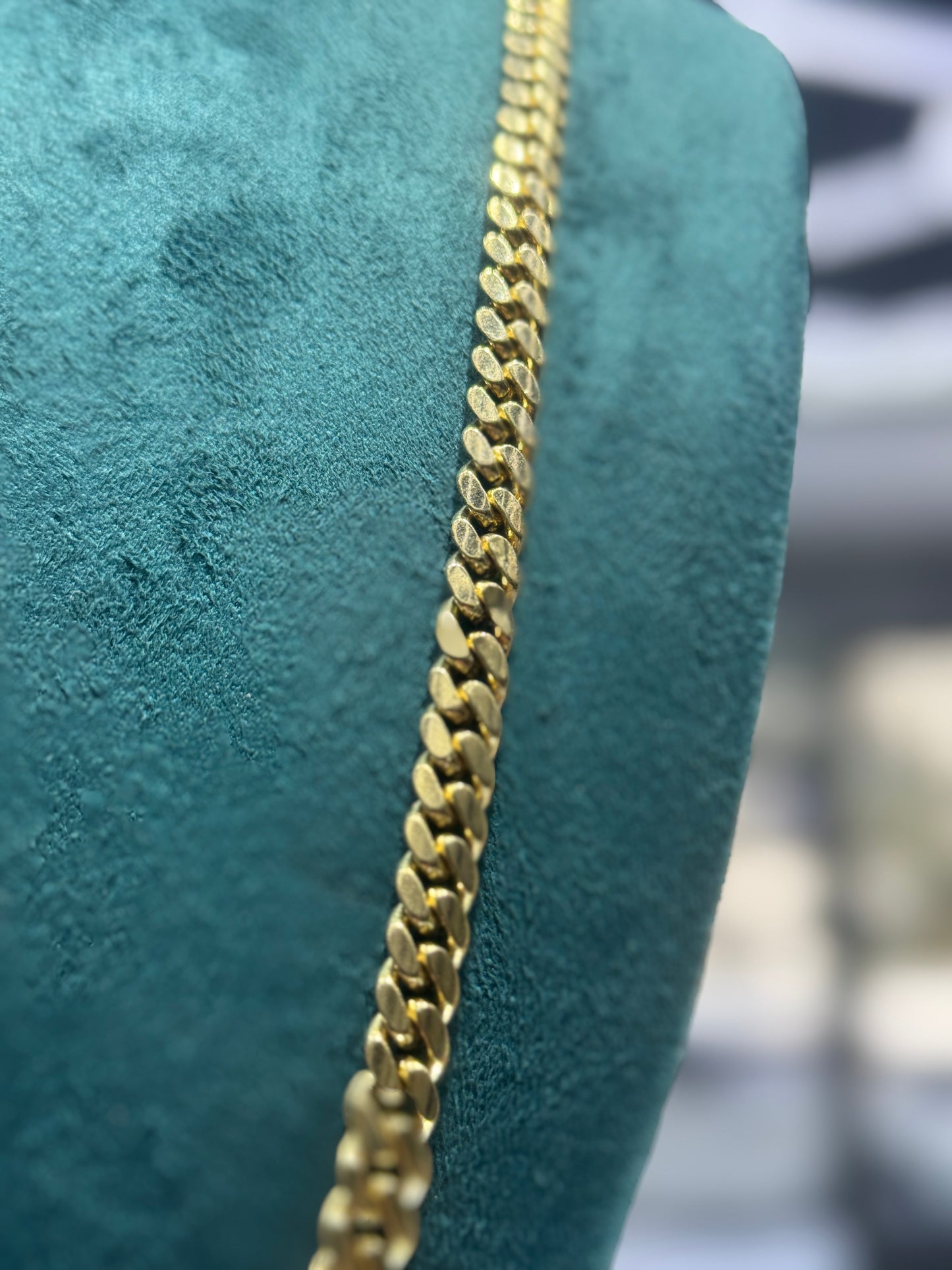 14K Gold Solid Cuban Link Chain – Pre-Owned