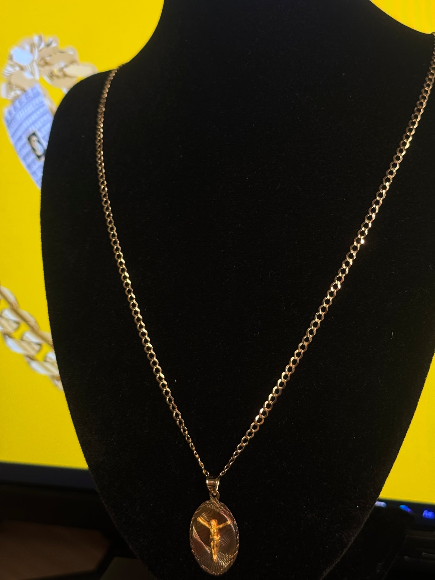 14k gold curb link Chain necklace 24” inch long unisex