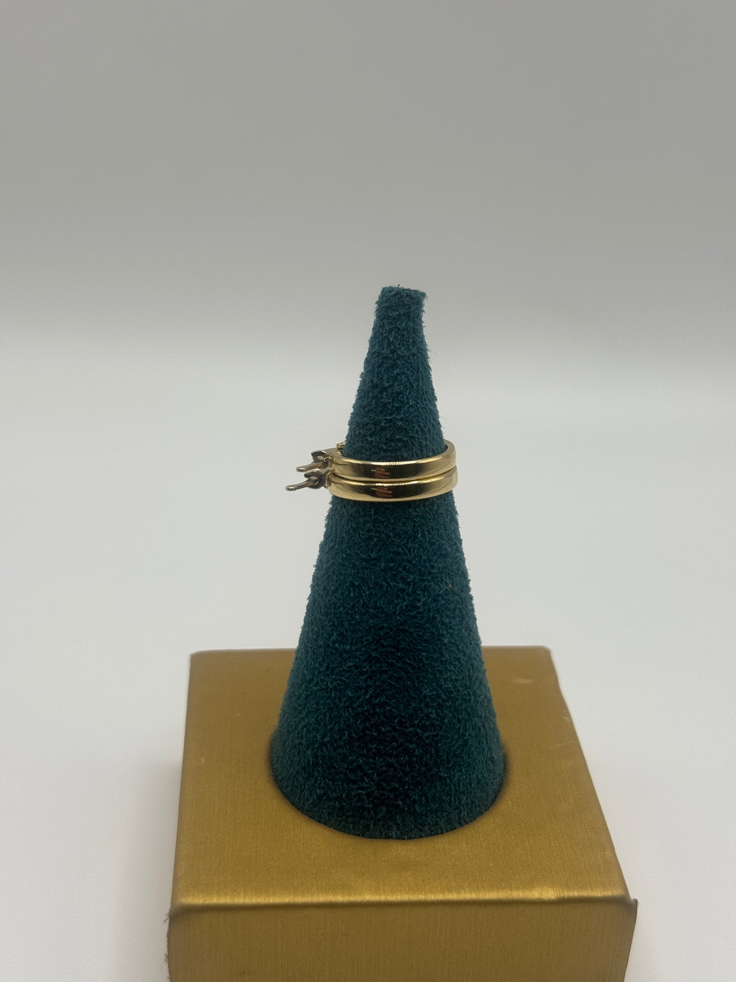 ✨ 14K Gold Hoop Earrings ✨