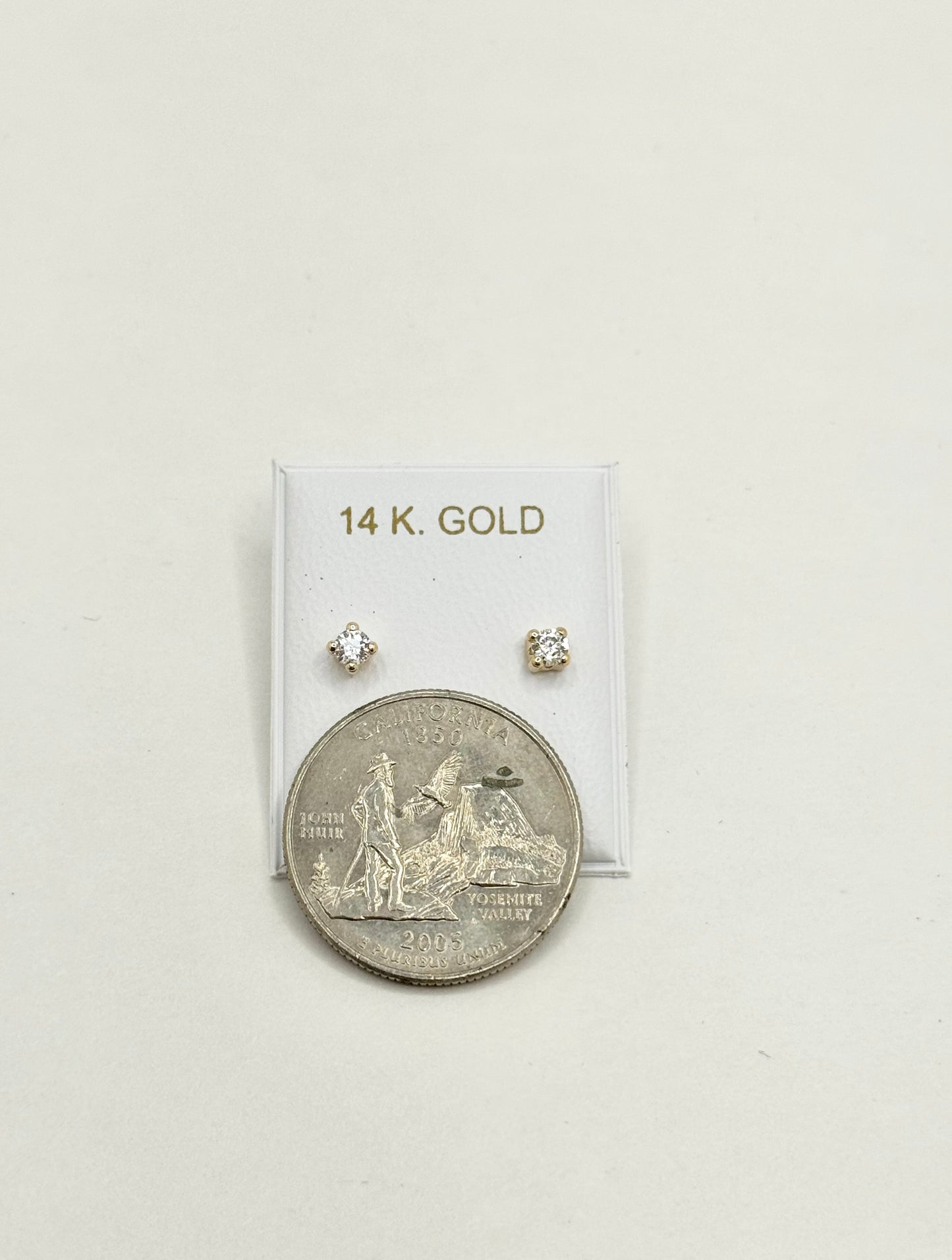 14k Gold Stud earring with cubic zirconia unisex