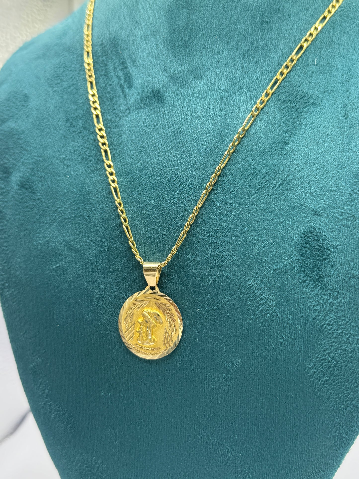 ✨ 14K Gold Figaro Link Chain with Angel Pendant – 18” ✨