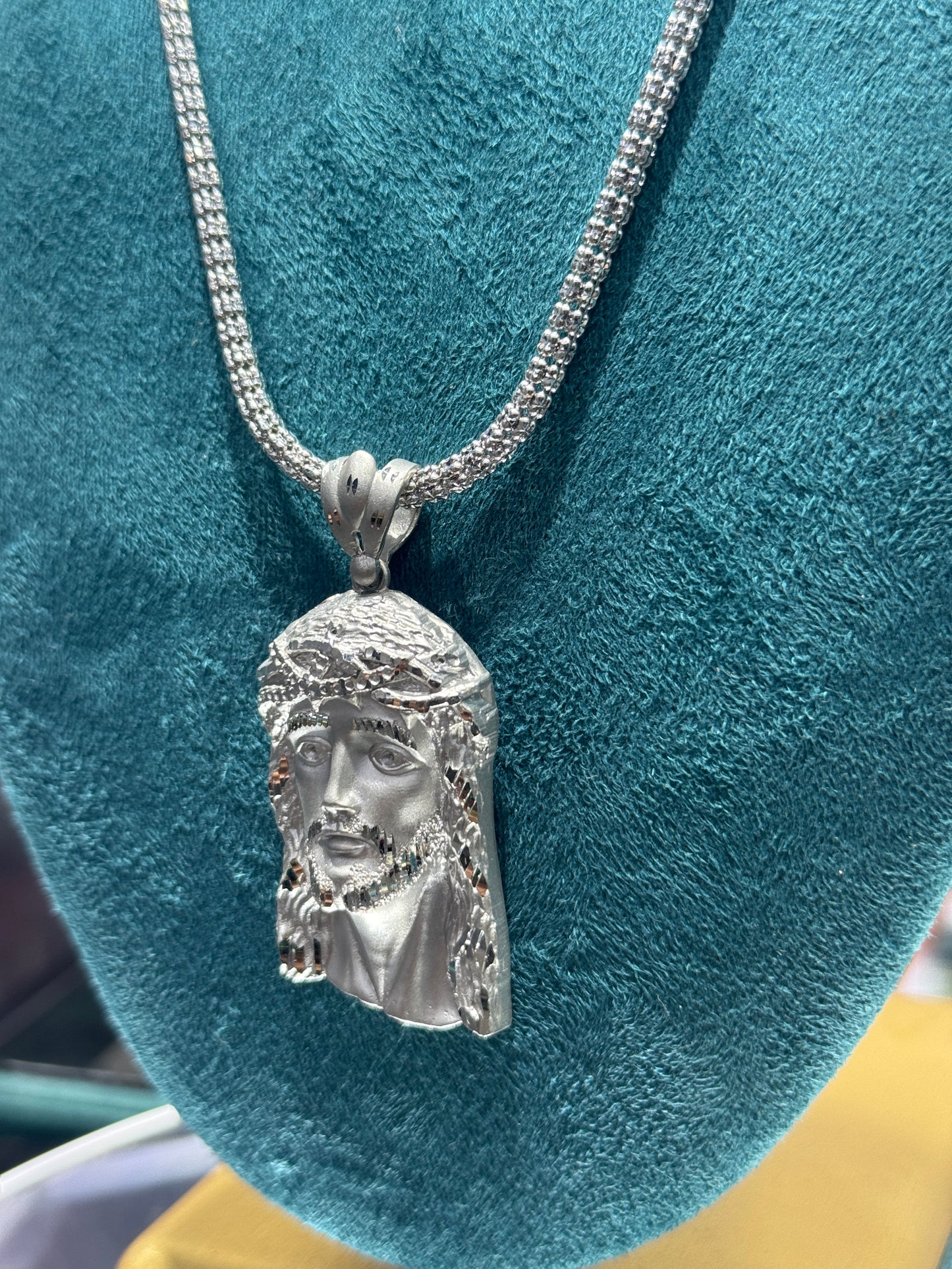 14k white gold ice 3.1mm ice chain 20”inch For men long with Jesus pendant