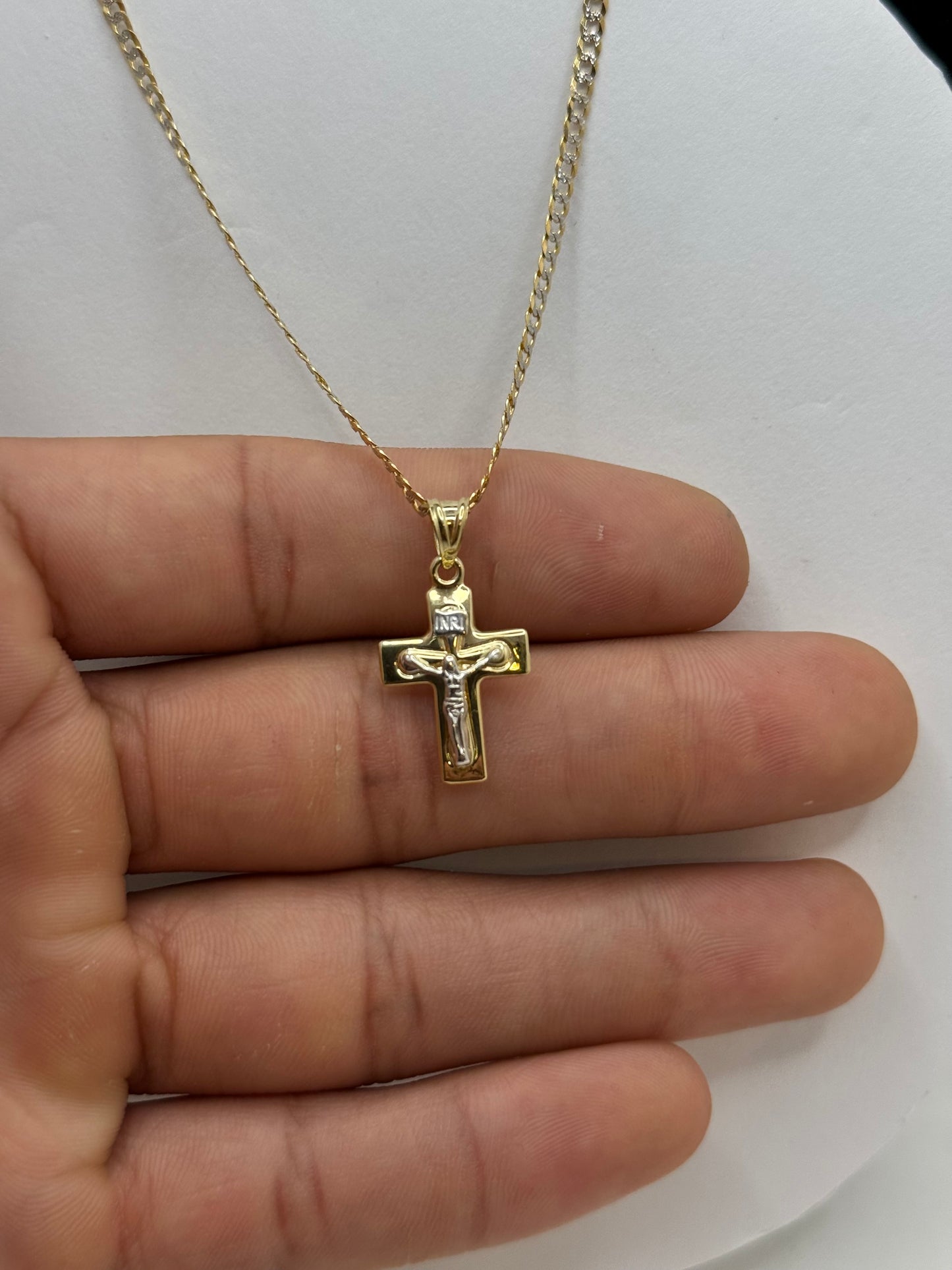 14k gold 18-inch 2-tone chain features a beautifully crafted Jesus pendant