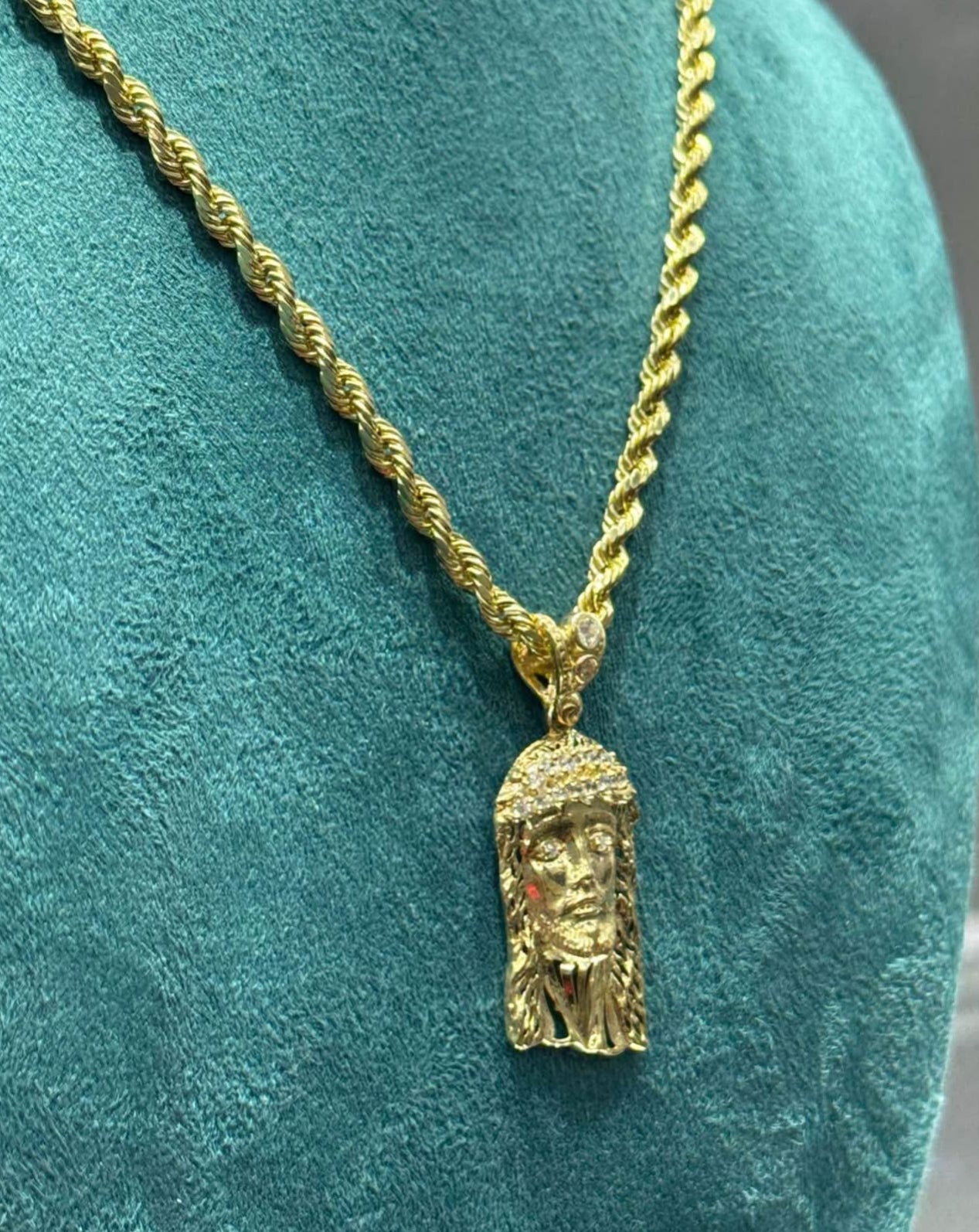 14k gold rope chain 24 inch long with Jesus pendant for men