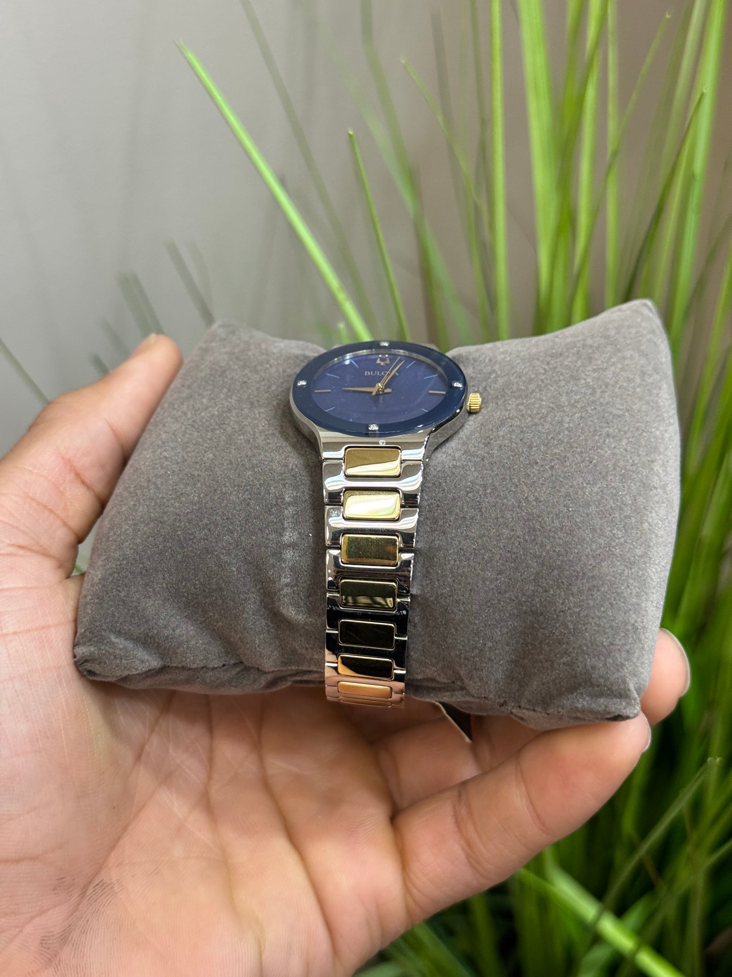 BULOVA MILLENNIA 98E117
Woman’s watch
