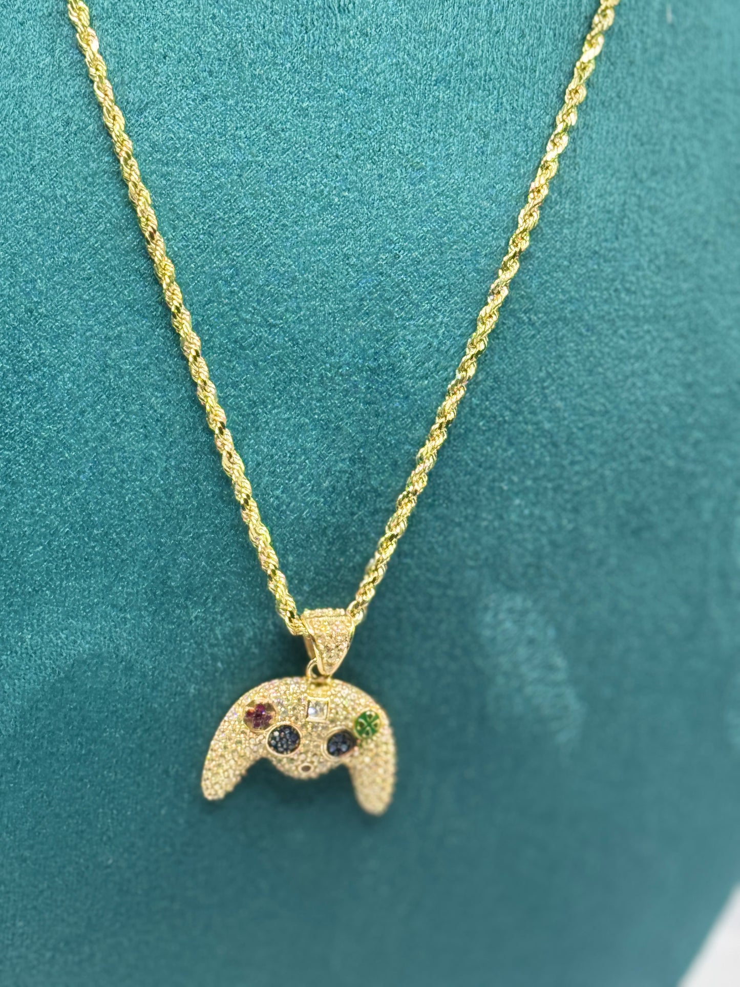 🎮 14K Gold Rope Chain with Controller Pendant – 16” / 6g for Him