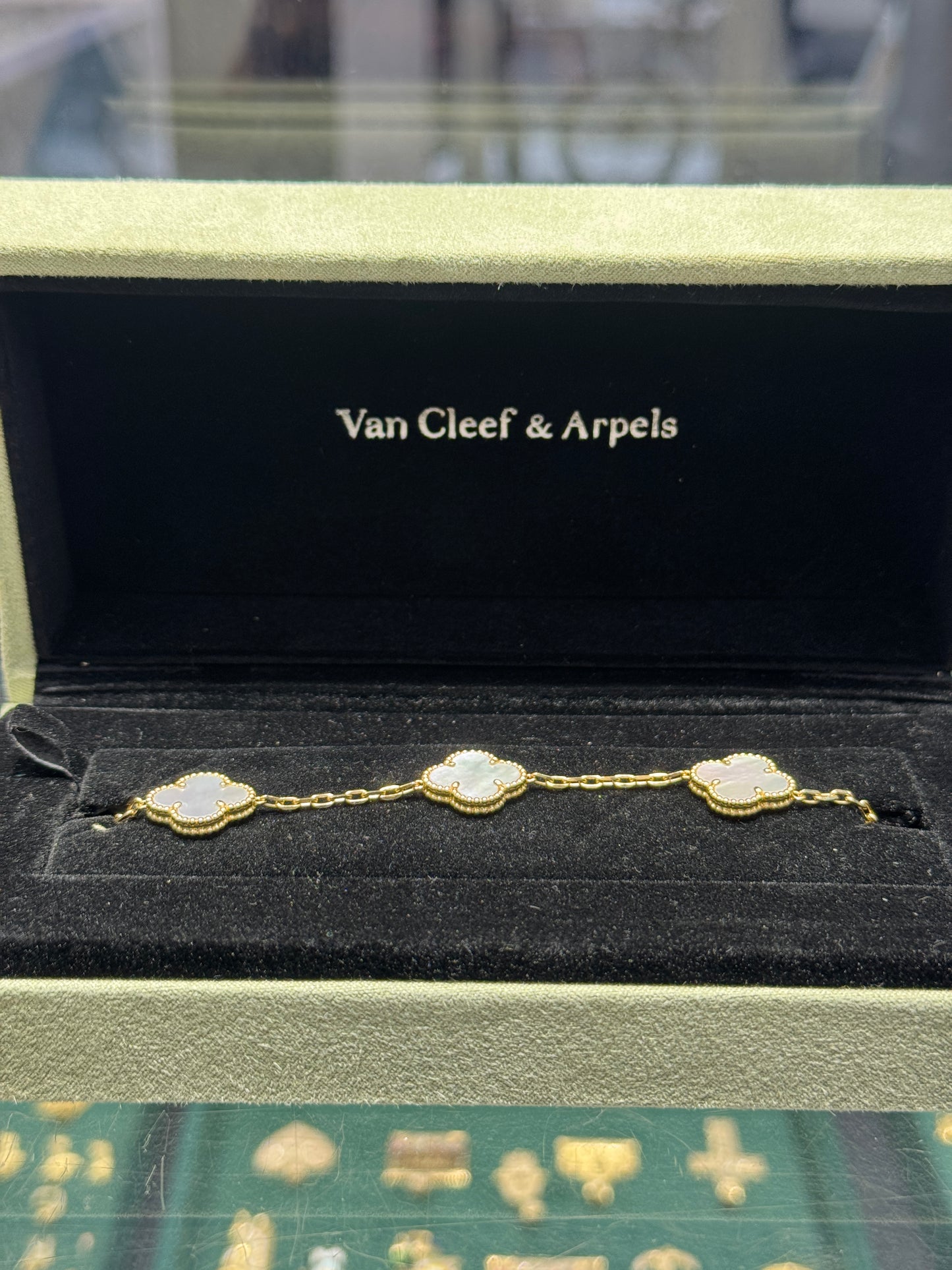 💛 18K Gold VL Clover Bracelet for Women – 7.5 Inches 💛