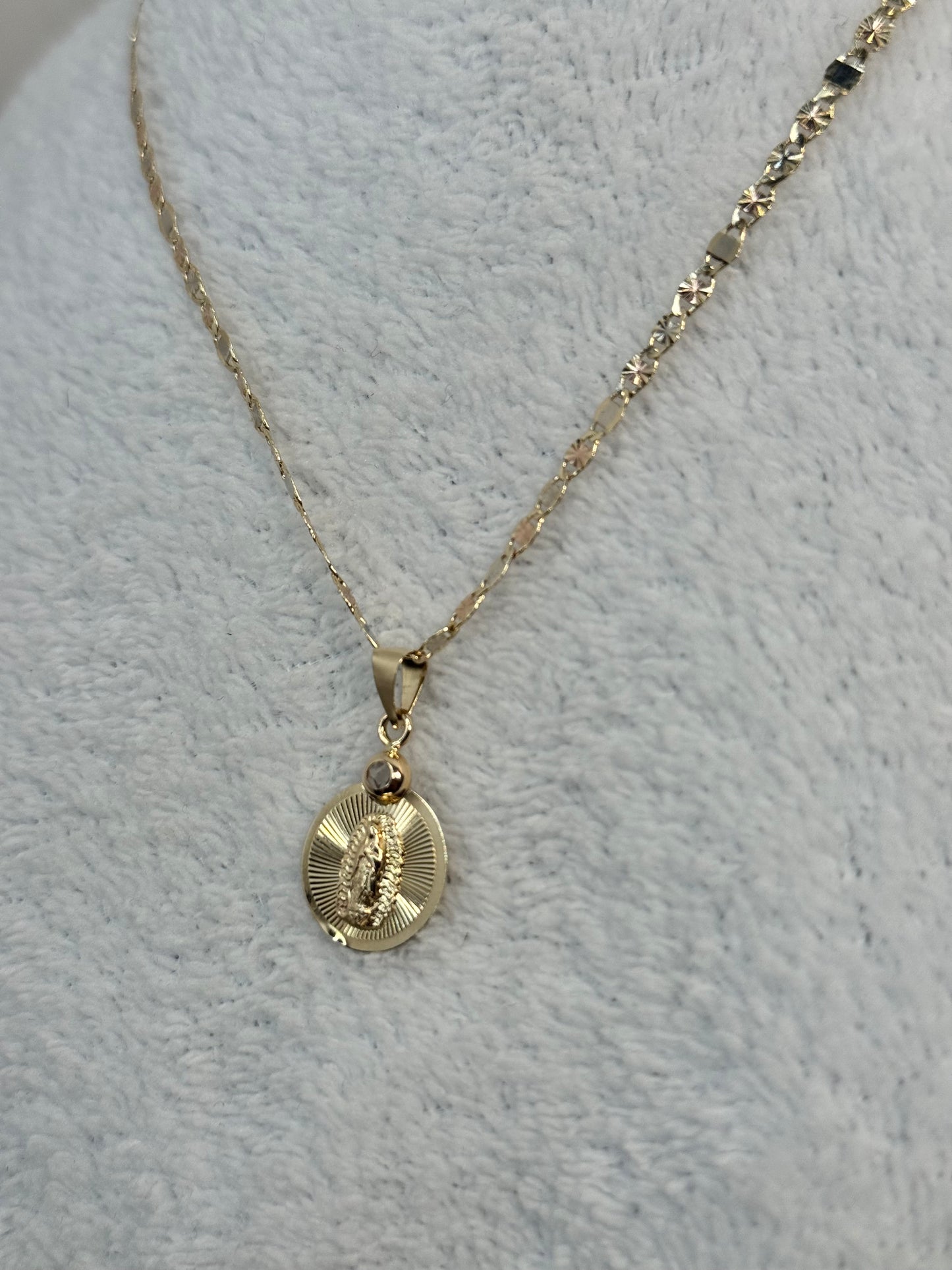14k Gold 3 tone chain necklace with Virgin Mary pendant
