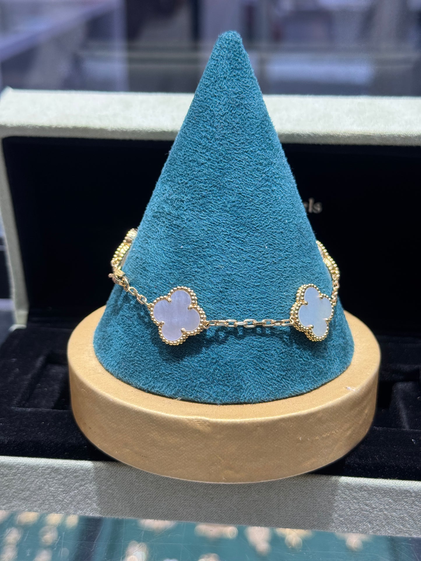 💛 18K Gold VL Clover Bracelet for Women – 7.5 Inches 💛