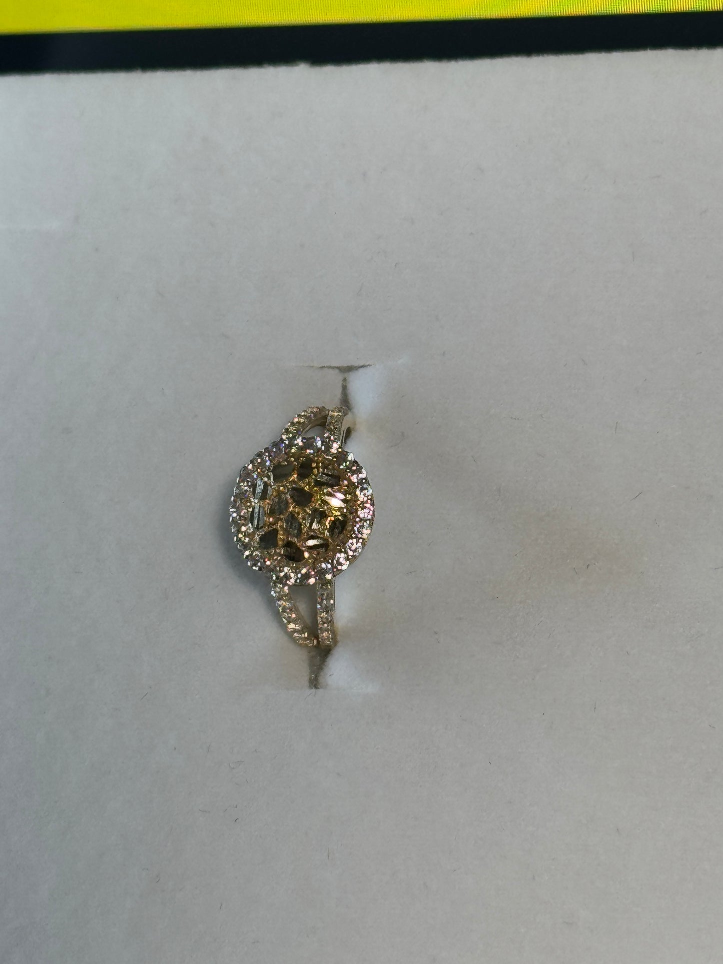 14K Gold Sparkling Zircon Anniversary Ring – A Symbol of Eternal Love