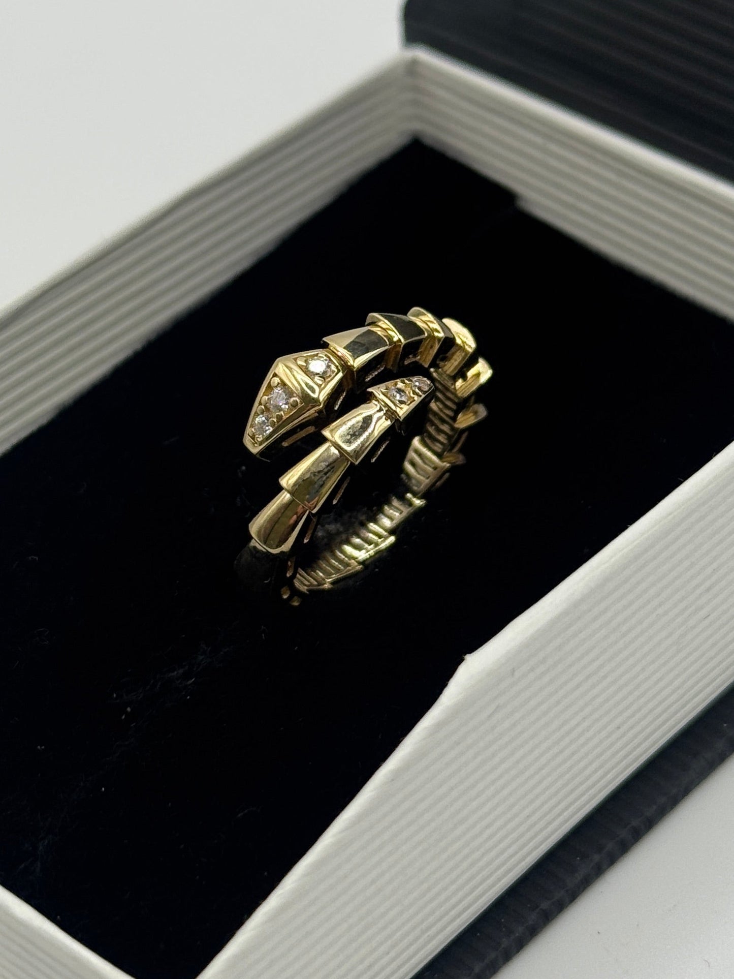 14k gold serpentine ring 14k gold size 7 unisex ring