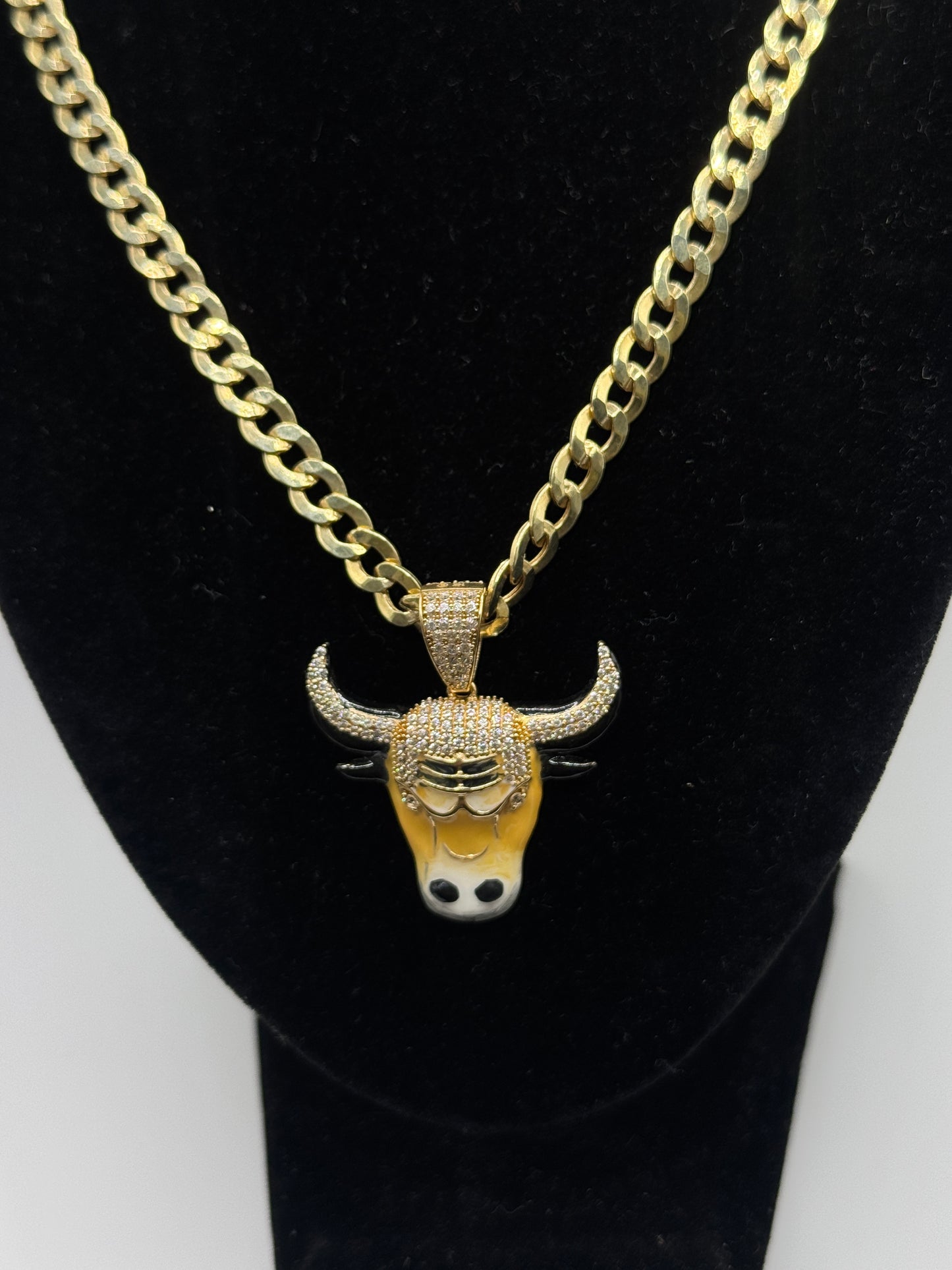 14K Gold Curb Link Chain – 6.6mm | 22” with Bull Head Pendant