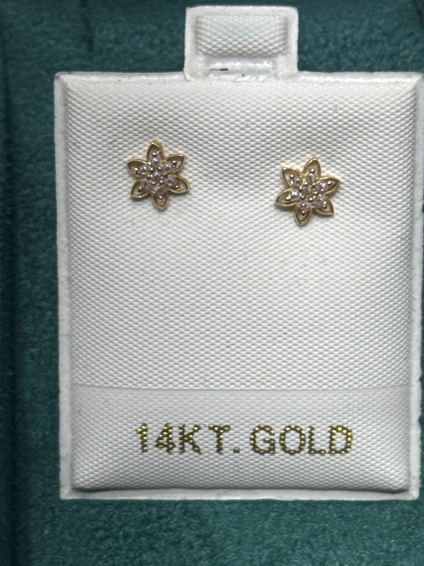 14k gold Flower Stud Earrings – Elegant Everyday Sparkle