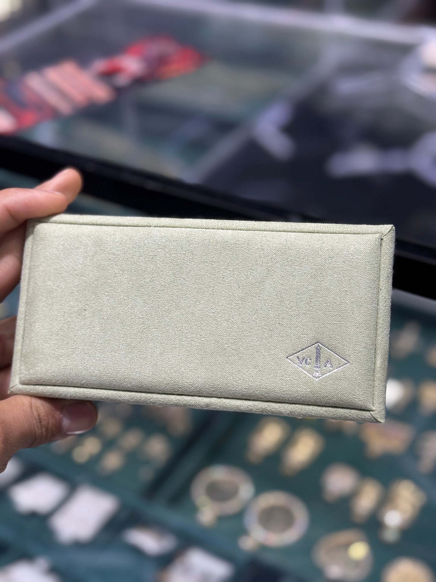 💛 18K Gold VL Clover Bracelet for Women – 7.5 Inches 💛