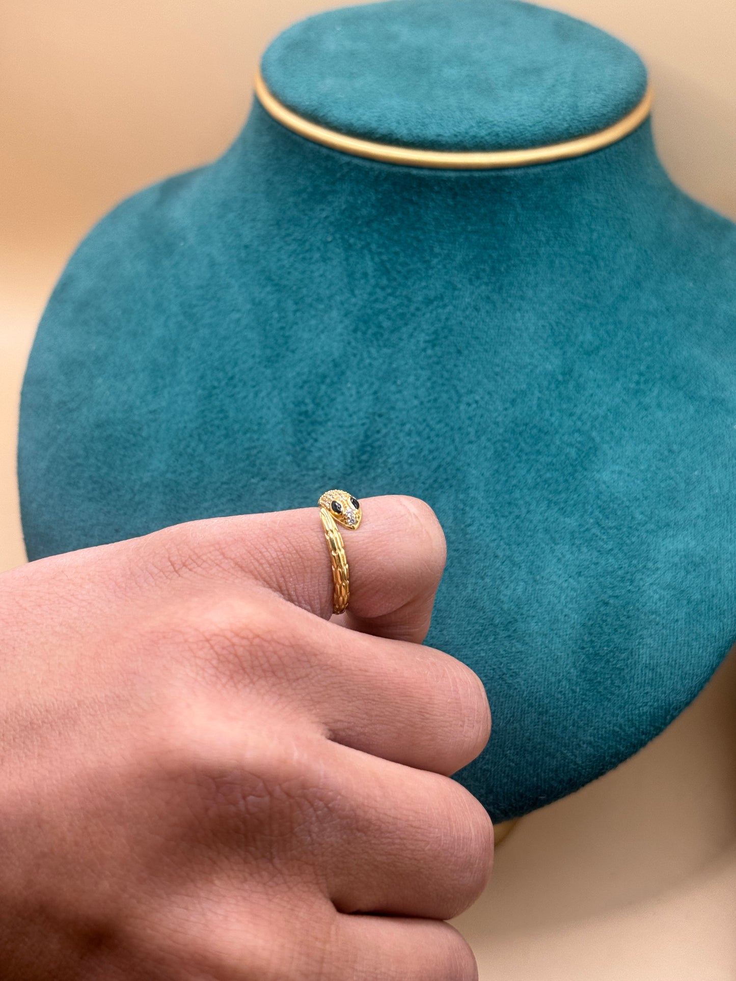 14k gold serpentine ring 14k gold size 7 unisex ring (Copy)