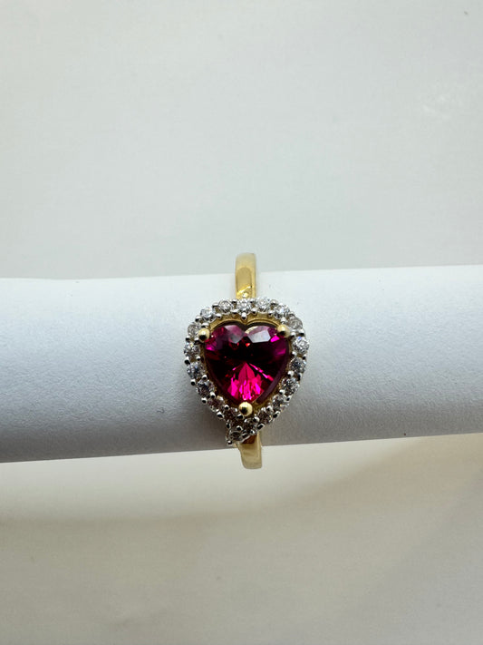 14K Gold Heart Ring - A Symbol of
Love & Elegance