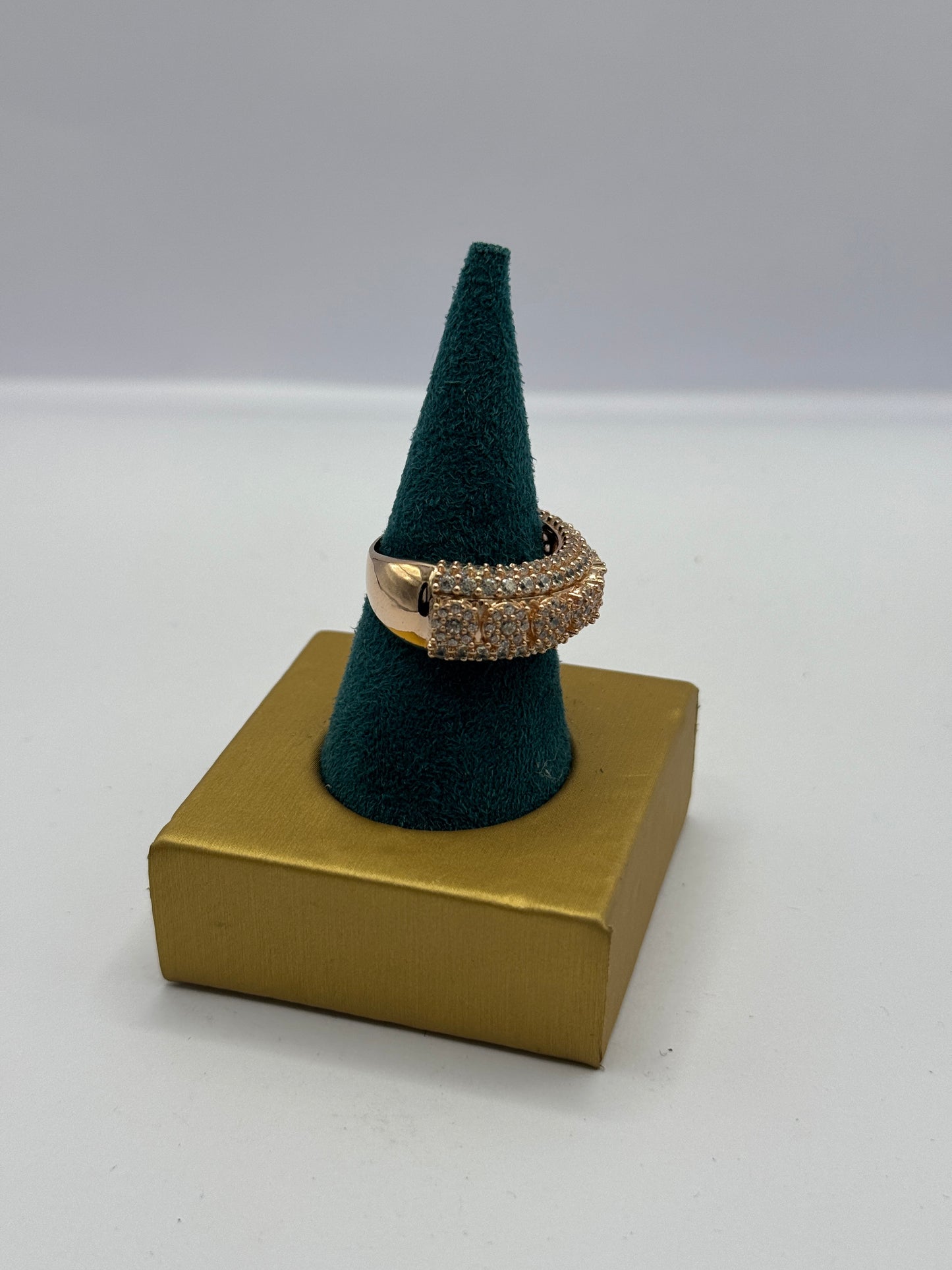 14K Rose Gold Men’s Ring – Bold & Refined