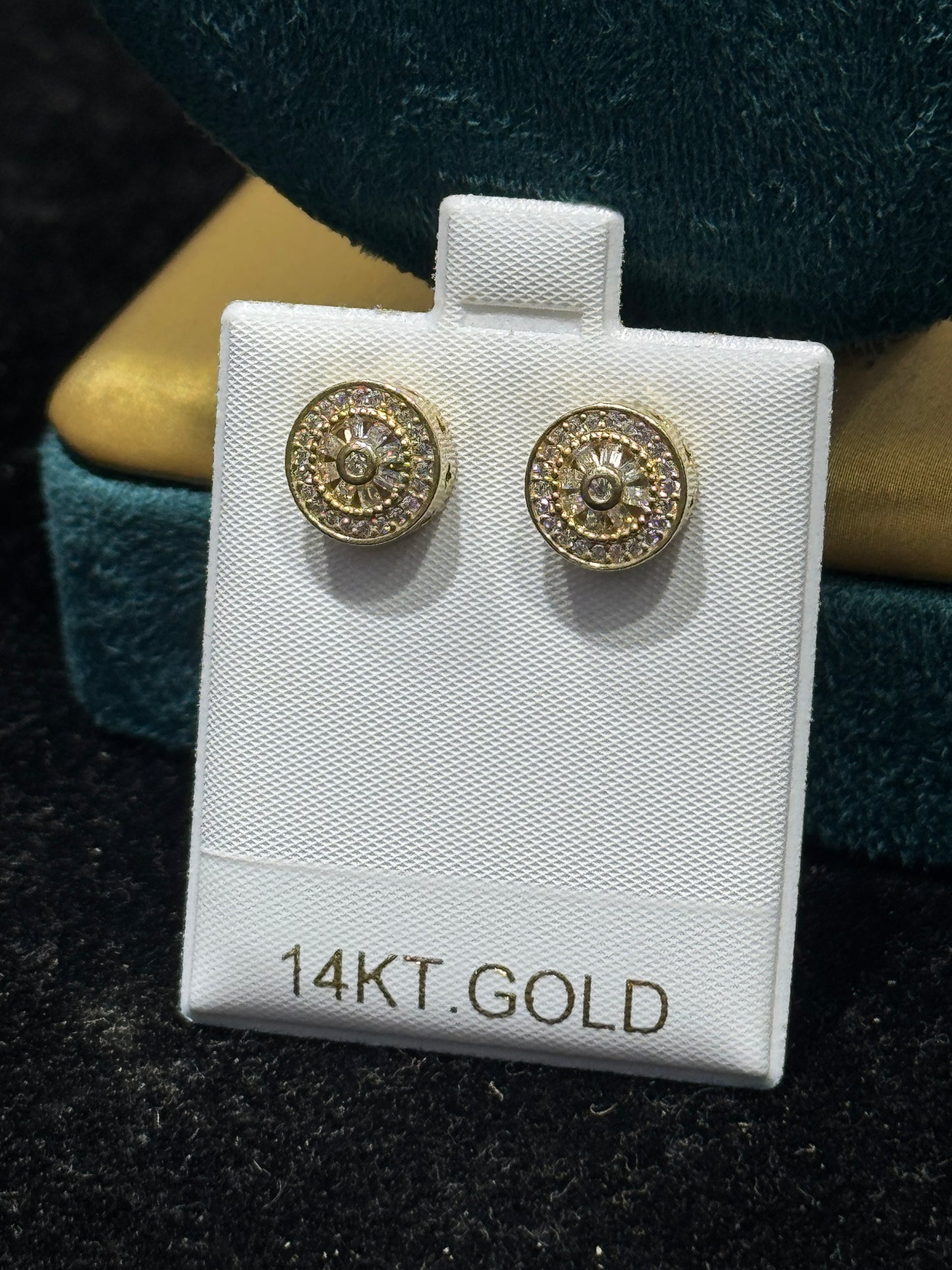 14K Gold Baguette Round Stud Earrings – Timeless Shine for Every Day