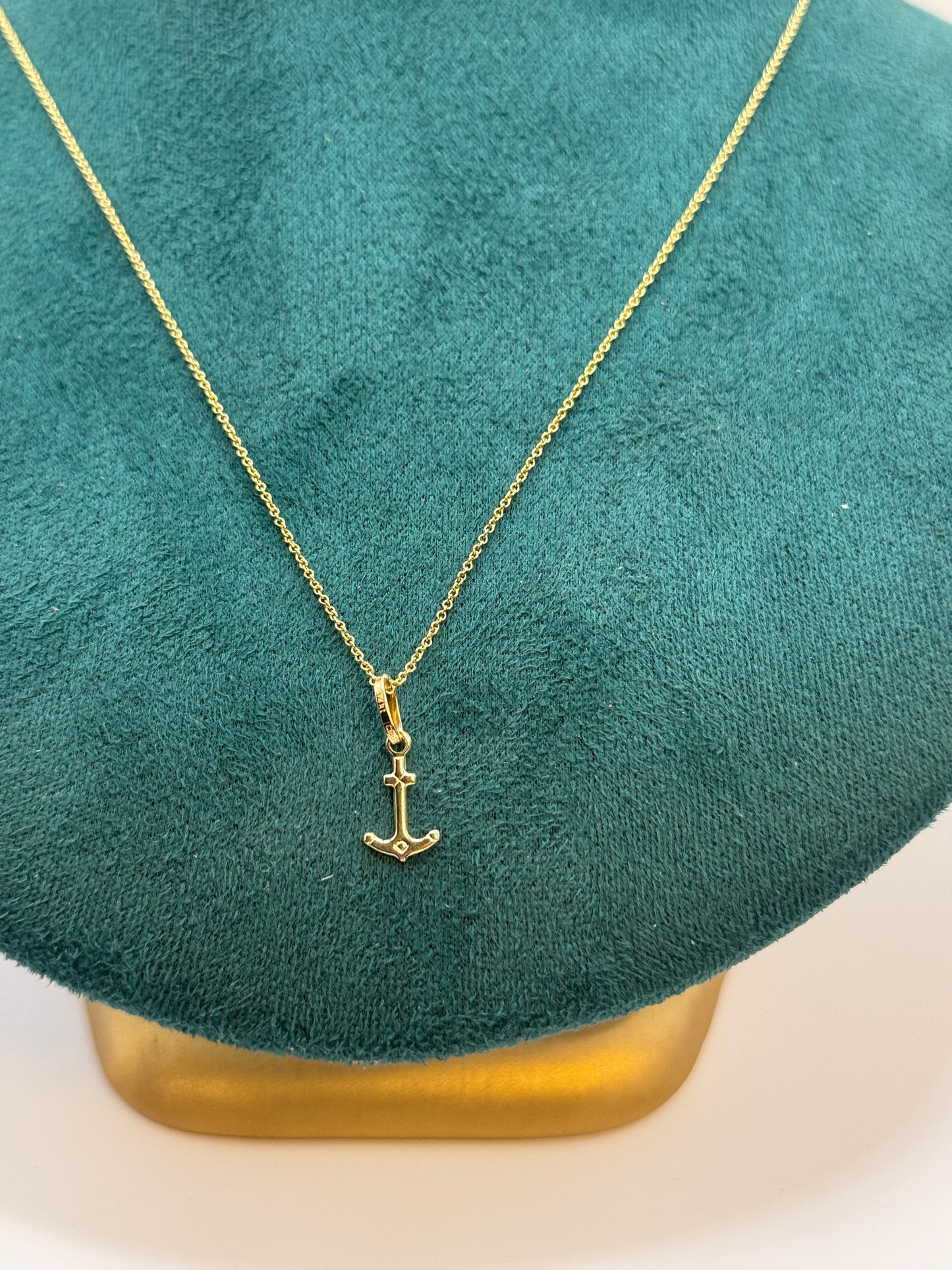 14K Gold 18” Anchor Chain Necklace – Unisex Elegance