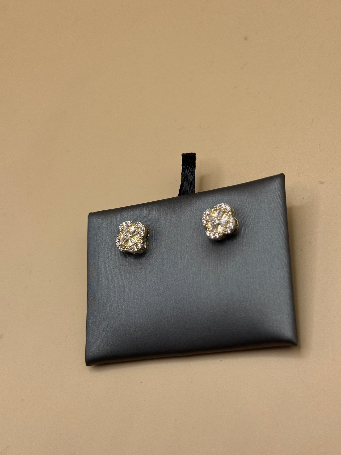 14k gold Clover Zircon Stud Earrings for Women – Dainty Clover Earrings, Minimalist Jewelry Gift for Her